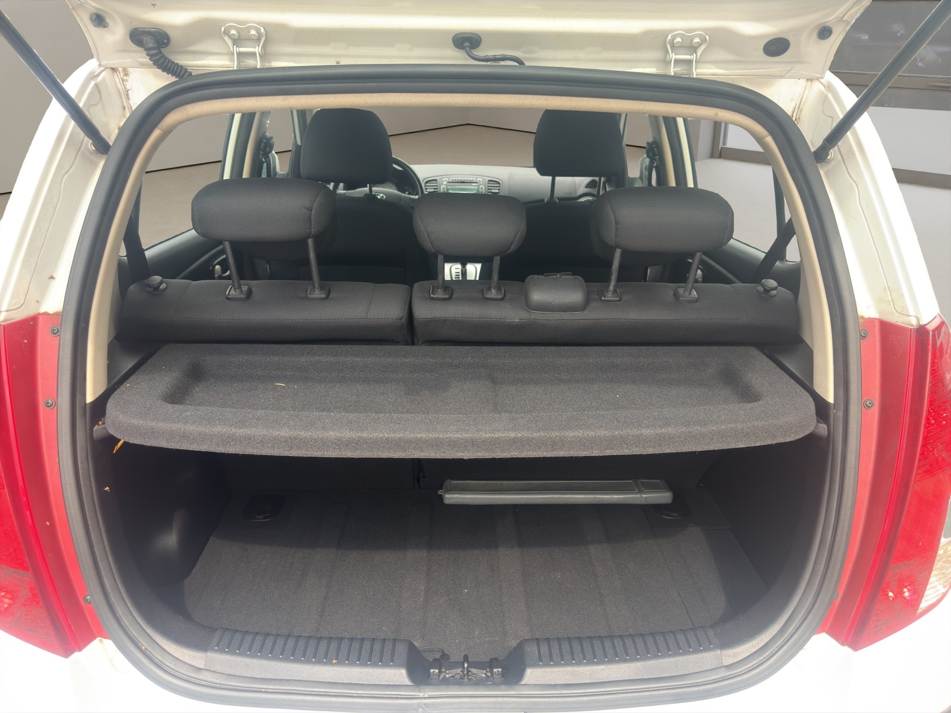HYUNDAI i10 1.1 Style Automatic-image-14