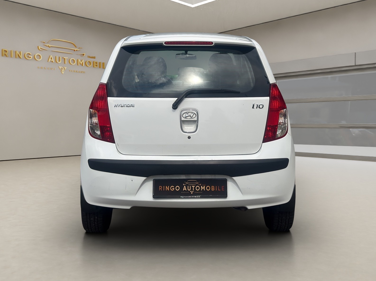 HYUNDAI i10 1.1 Style Automatic-image-5