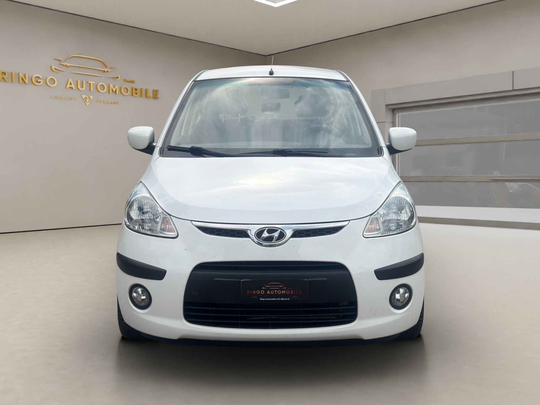 HYUNDAI i10 1.1 Style Automatic-showroom-element-1