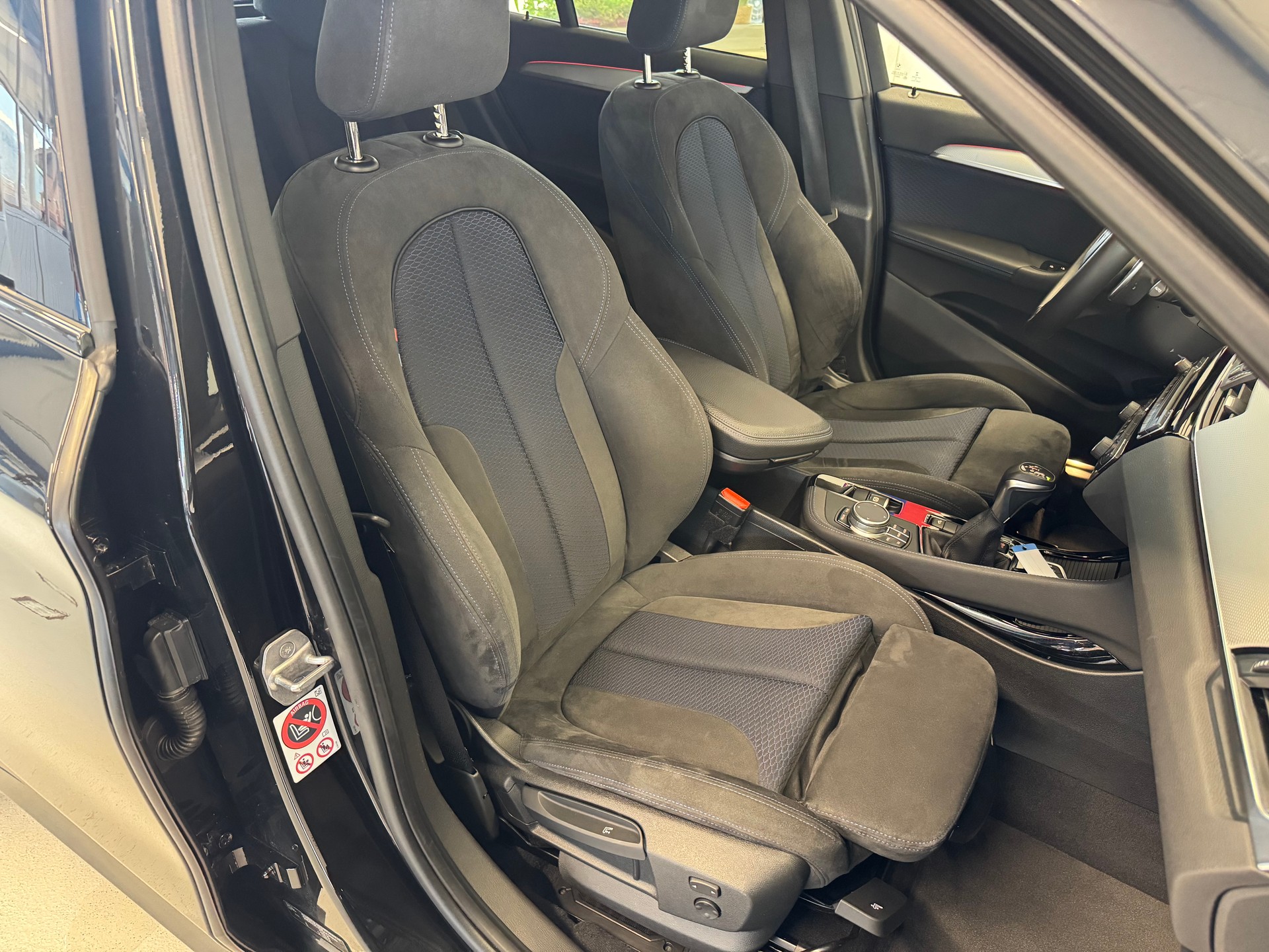BMW X1 xDrive 25d M Sport Steptronic-image-11
