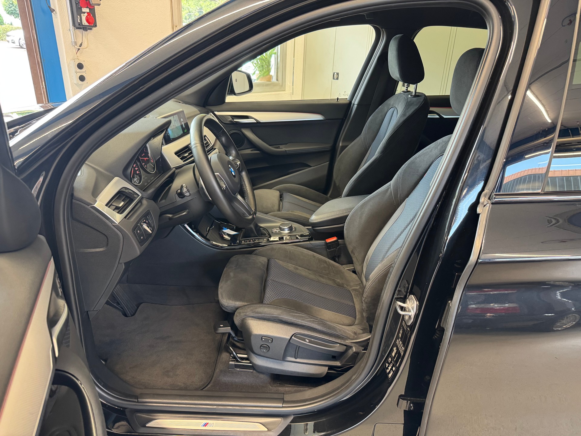 BMW X1 xDrive 25d M Sport Steptronic-image-6