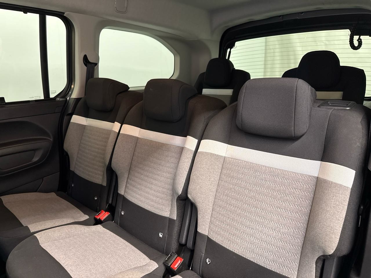 CITROEN Berlingo XL 1.5 BlueHDi 7 Plätze Feel PackEAT8-image-9