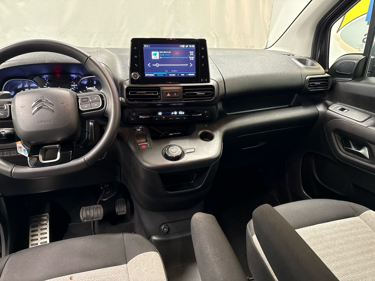 CITROEN Berlingo XL 1.5 BlueHDi 7 Plätze Feel PackEAT8-image-4