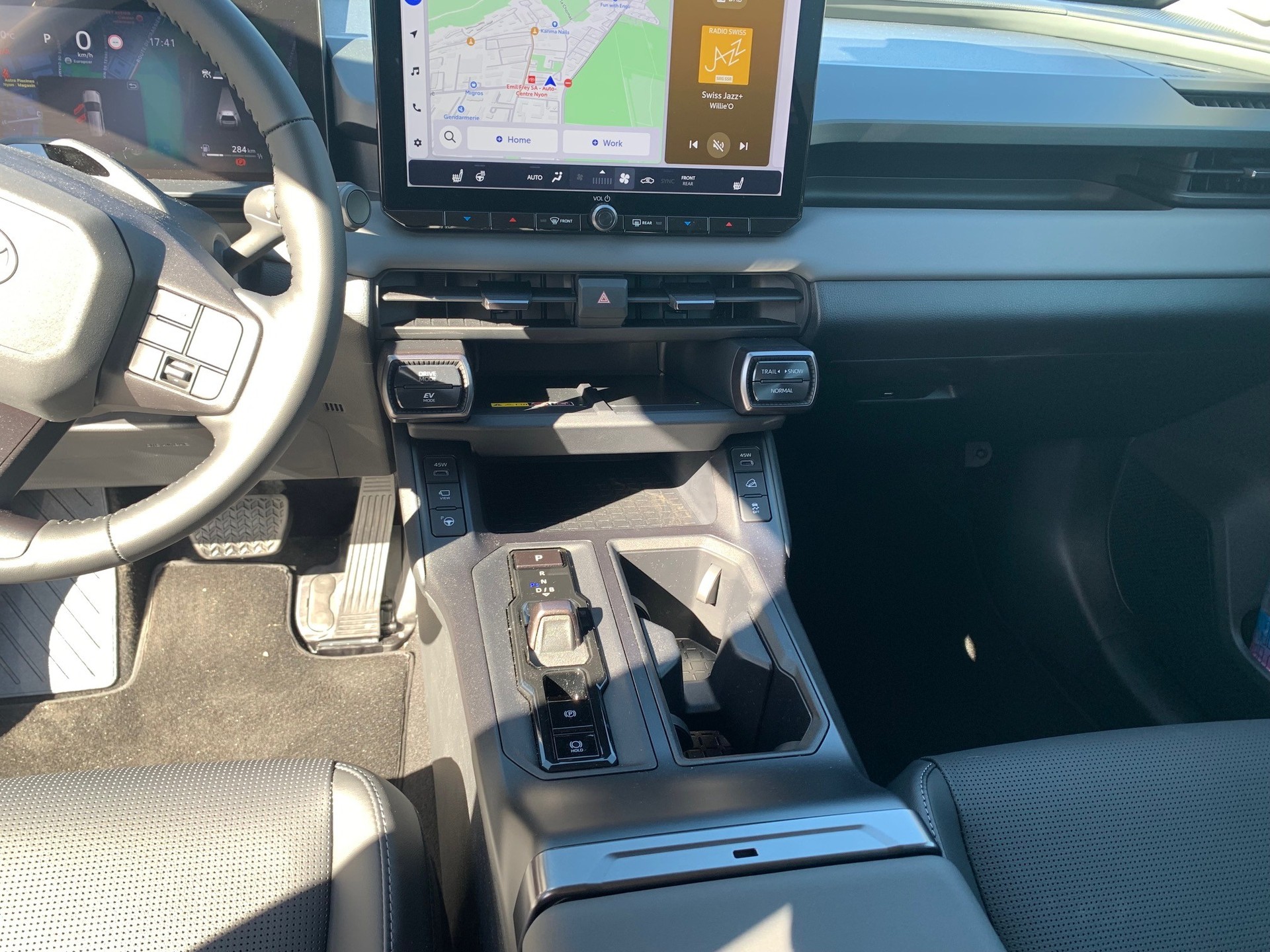 TOYOTA 2.5 HEV Premium-image-18