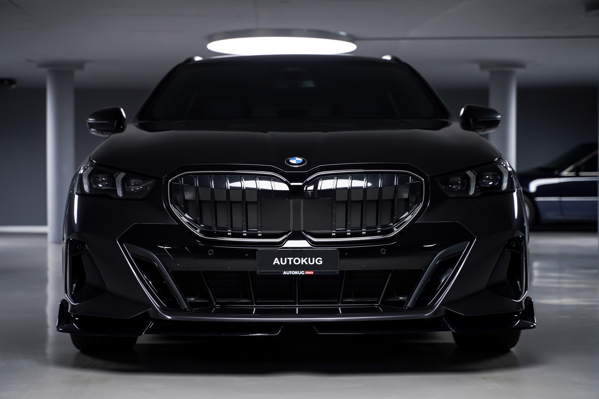 BMW 520i sDrive 48V Touring M Sport Pro Steptronic-showroom-element-1