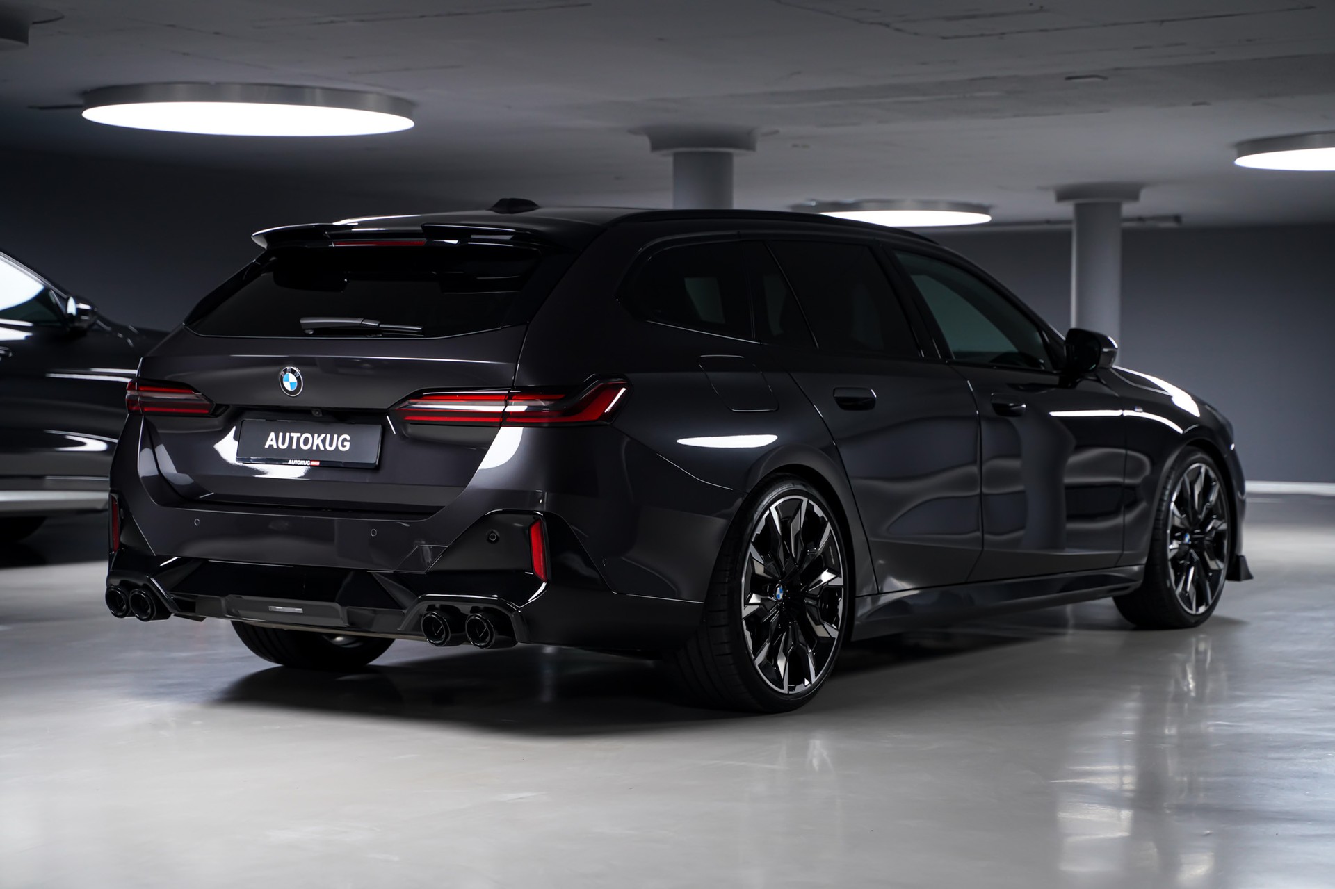 BMW 520i sDrive 48V Touring M Sport Pro Steptronic-image-5
