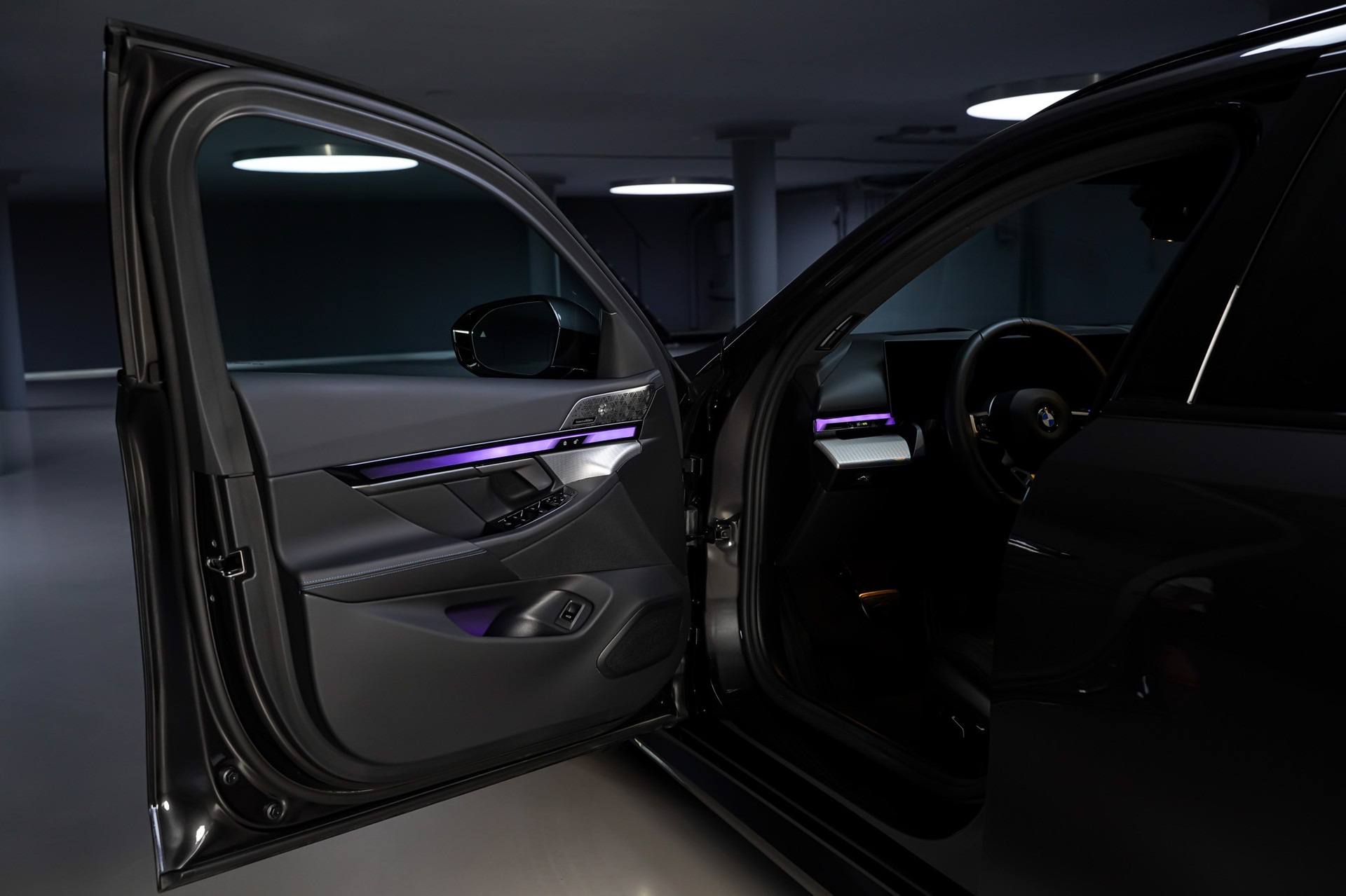 BMW 520i sDrive 48V Touring M Sport Pro Steptronic-image-9