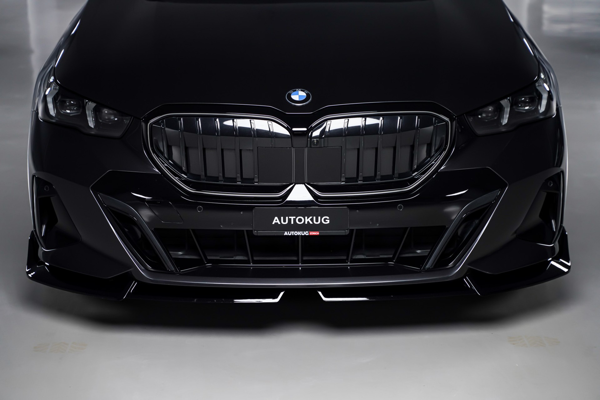 BMW 520i sDrive 48V Touring M Sport Pro Steptronic-showroom-element-2