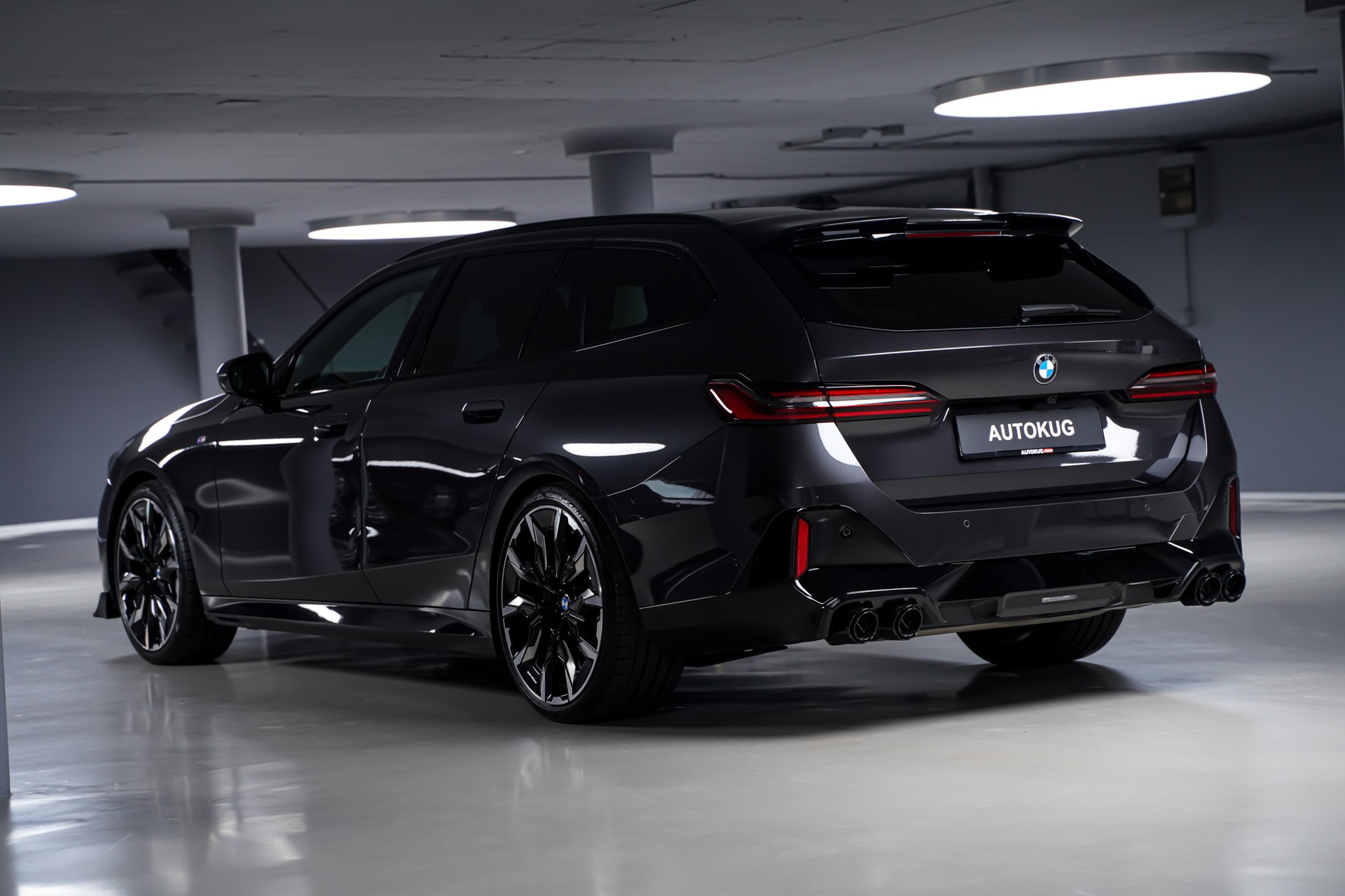 BMW 520i sDrive 48V Touring M Sport Pro Steptronic-image-7