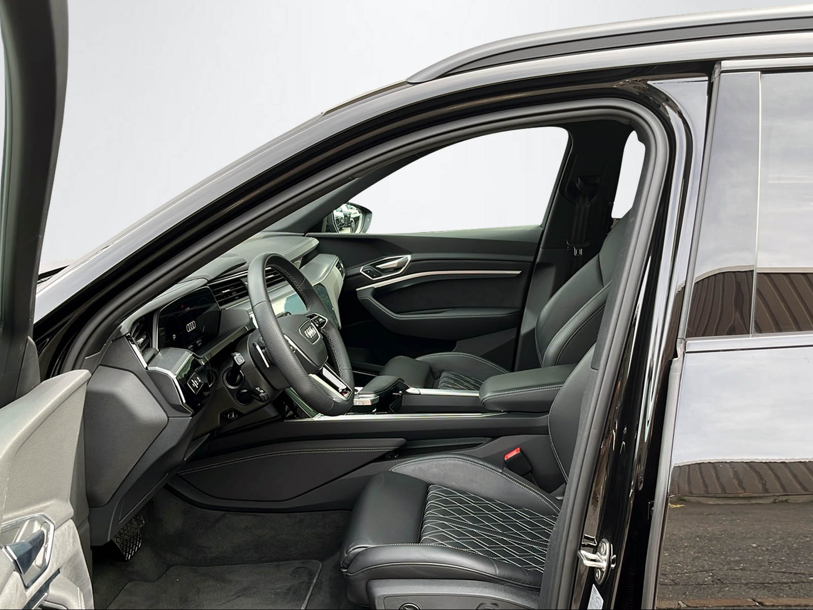 AUDI e-tron 55 S Line quattro-image-7