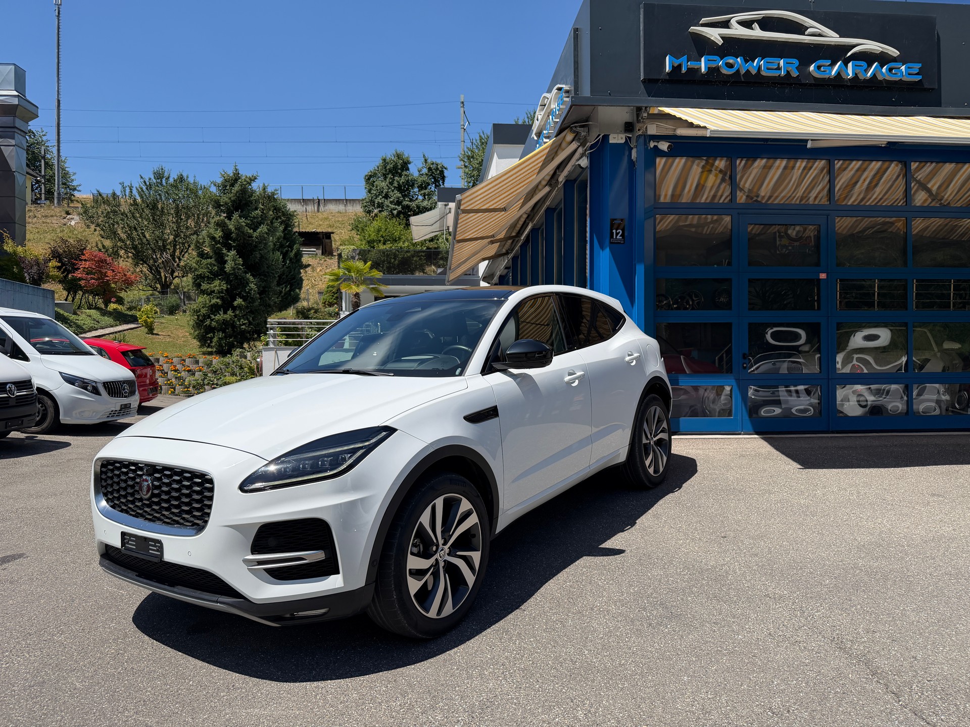 JAGUAR E-Pace 1.5 P300e R-Dynamic AWD HSE