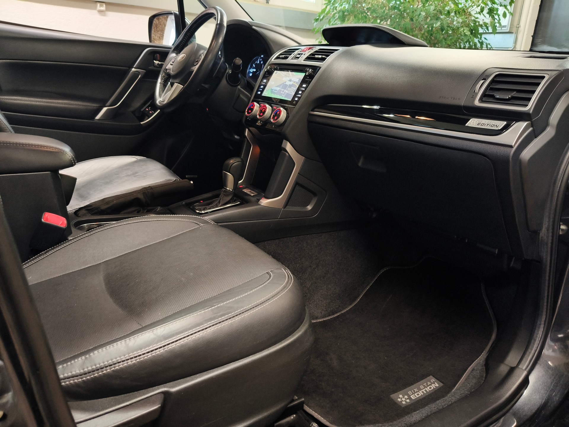SUBARU Forester 2.0D Luxury Lineatronic-image-26