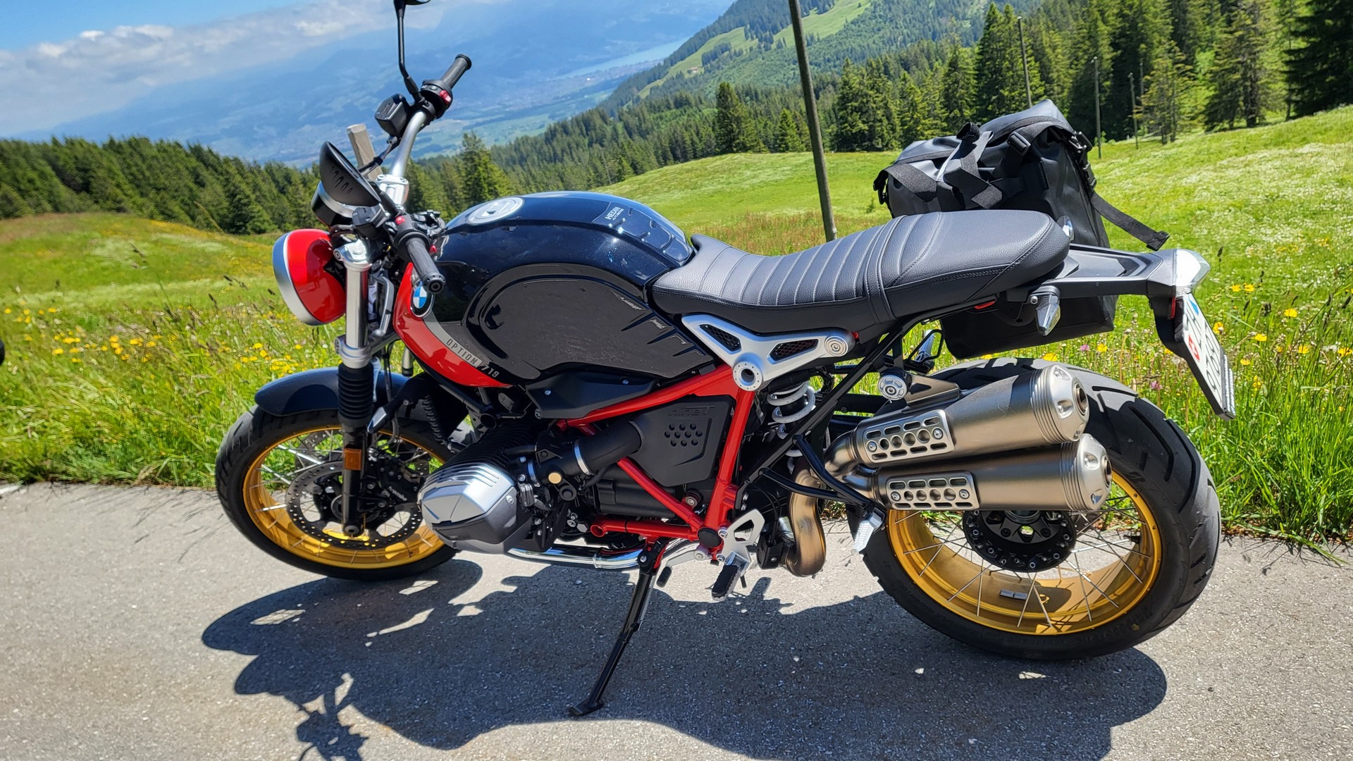 BMW R nineT Scrambler-image-2