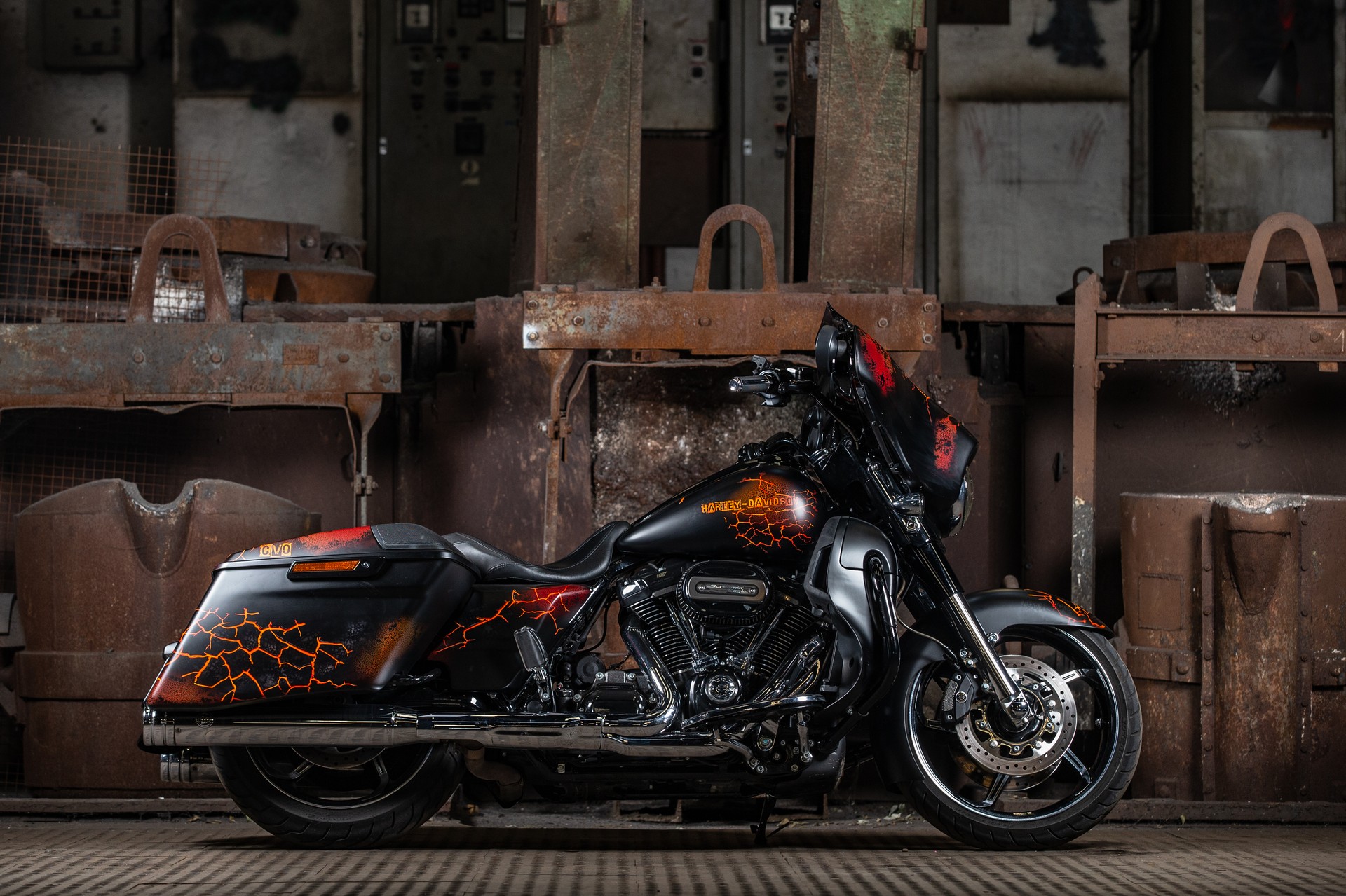 HARLEY-DAVIDSON FLHXSE Street Glide ABS CVO 114-image-2