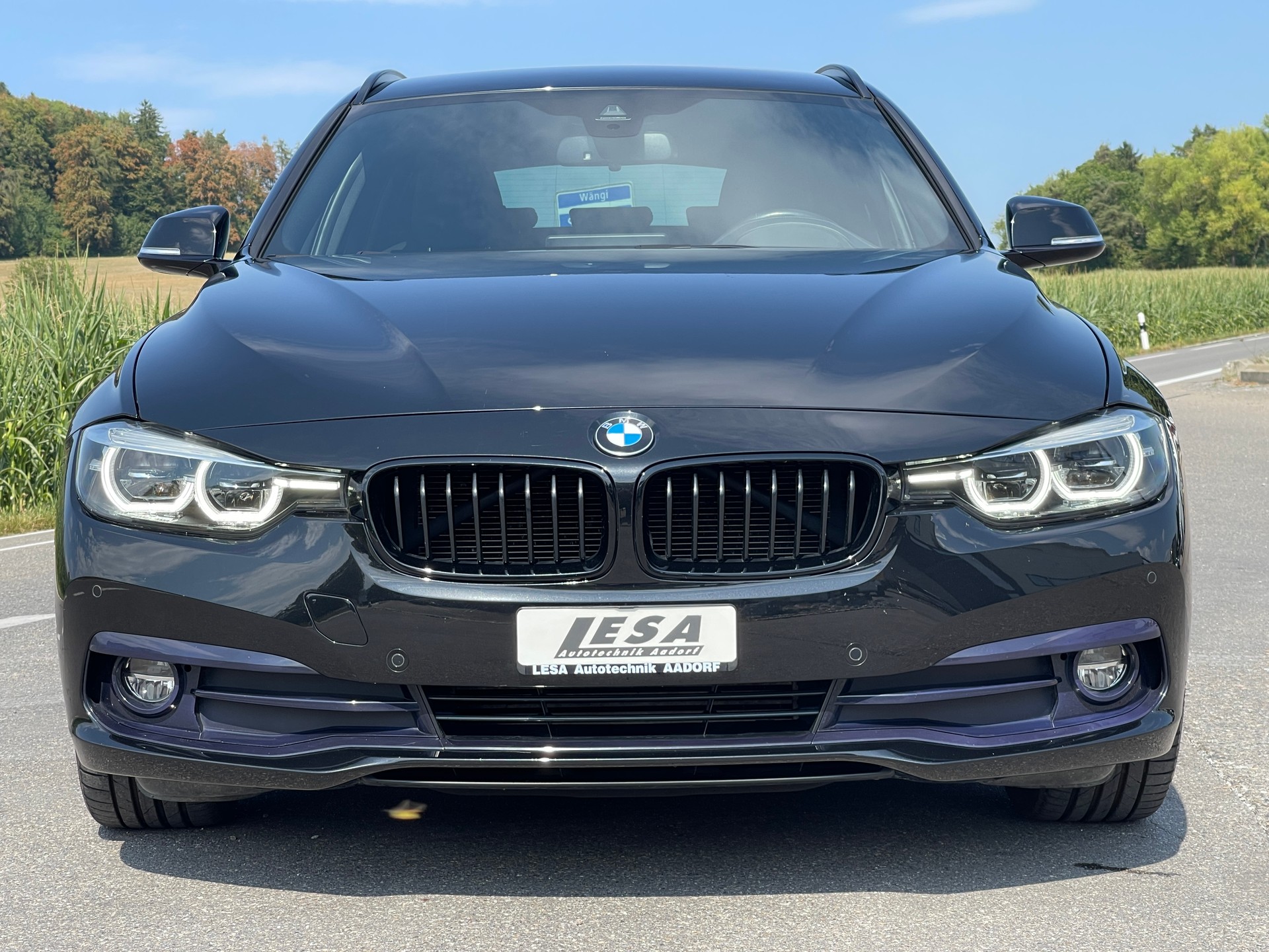 BMW 320d xDrive Touring Edition Sport Line Steptronic-showroom-element-3