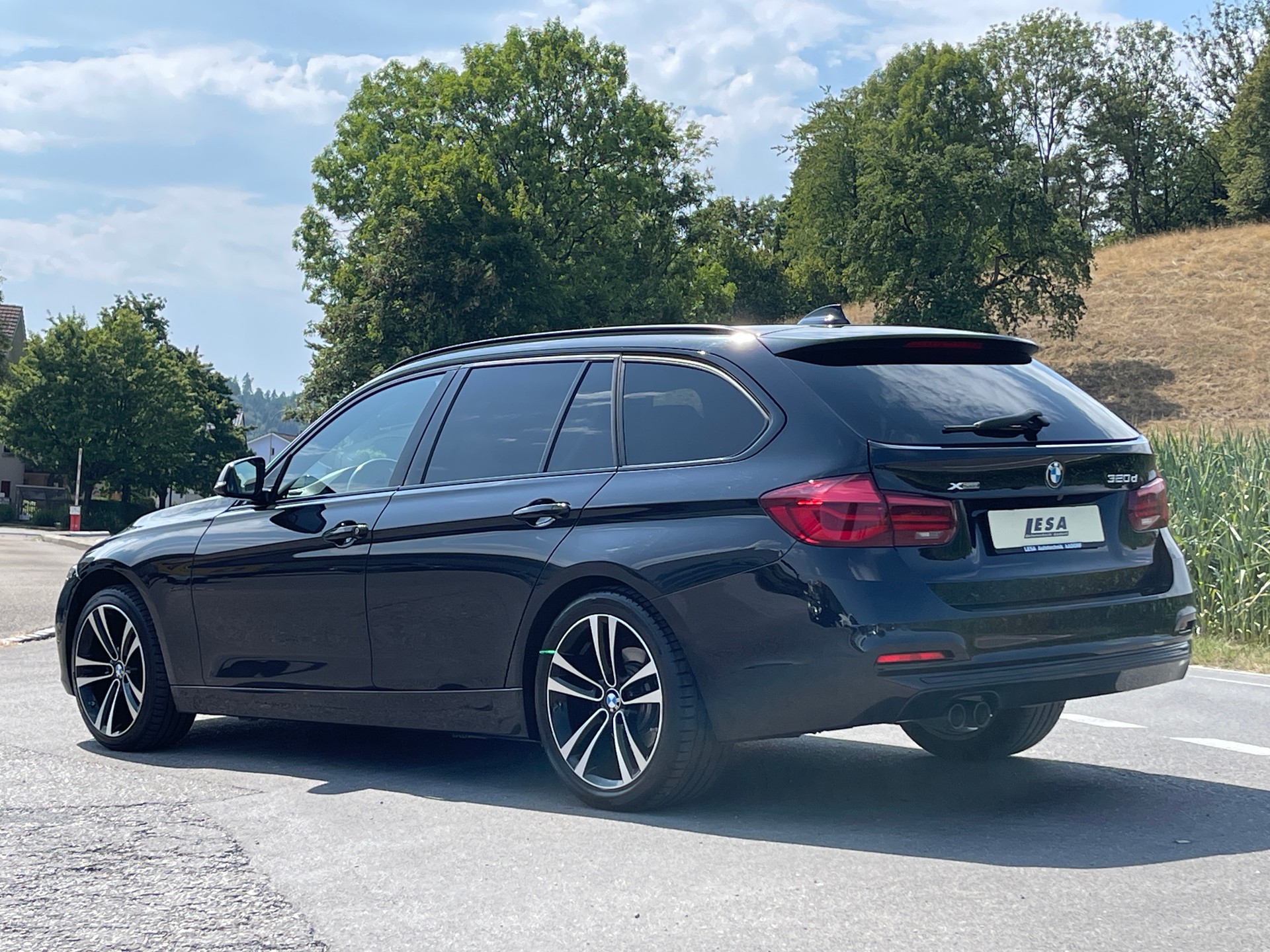 BMW 320d xDrive Touring Edition Sport Line Steptronic-showroom-element-2