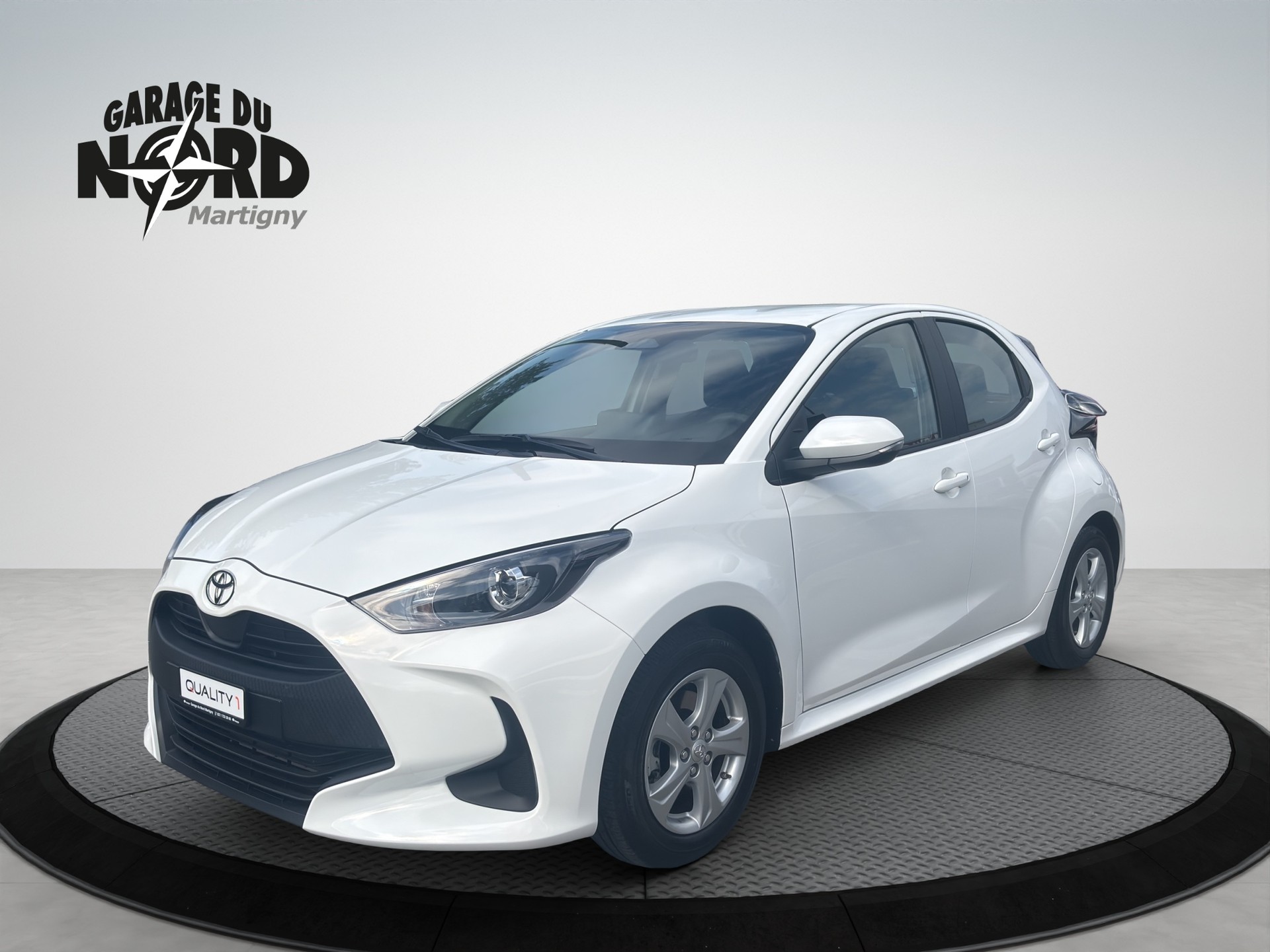 TOYOTA Yaris 1.5 Comfort e-CVT