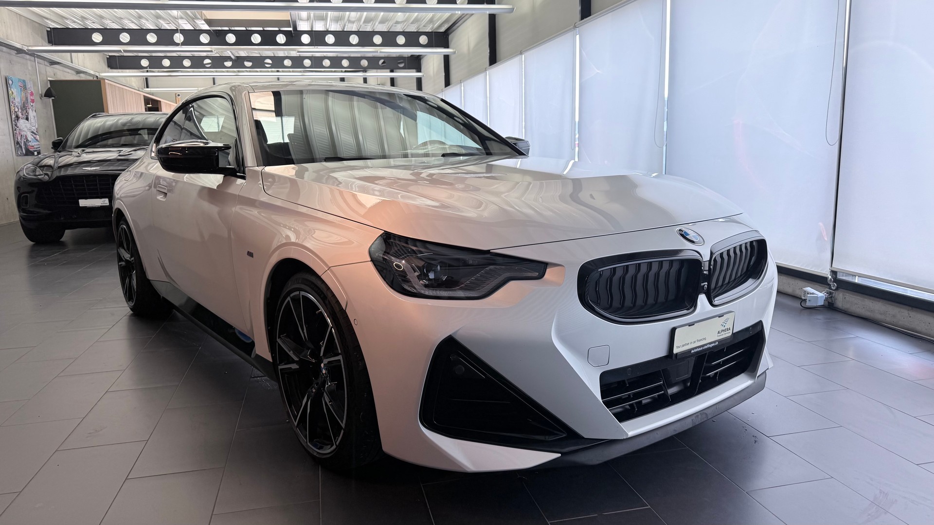 BMW M240i xDrive Coupé-showroom-element-2