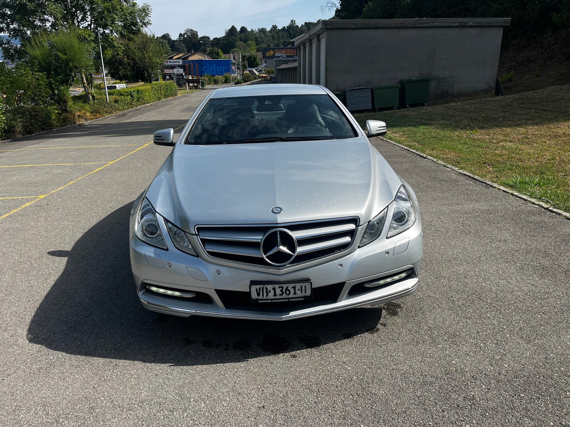 MERCEDES-BENZ E 250 CGI BlueEfficiency Automatic-image-4