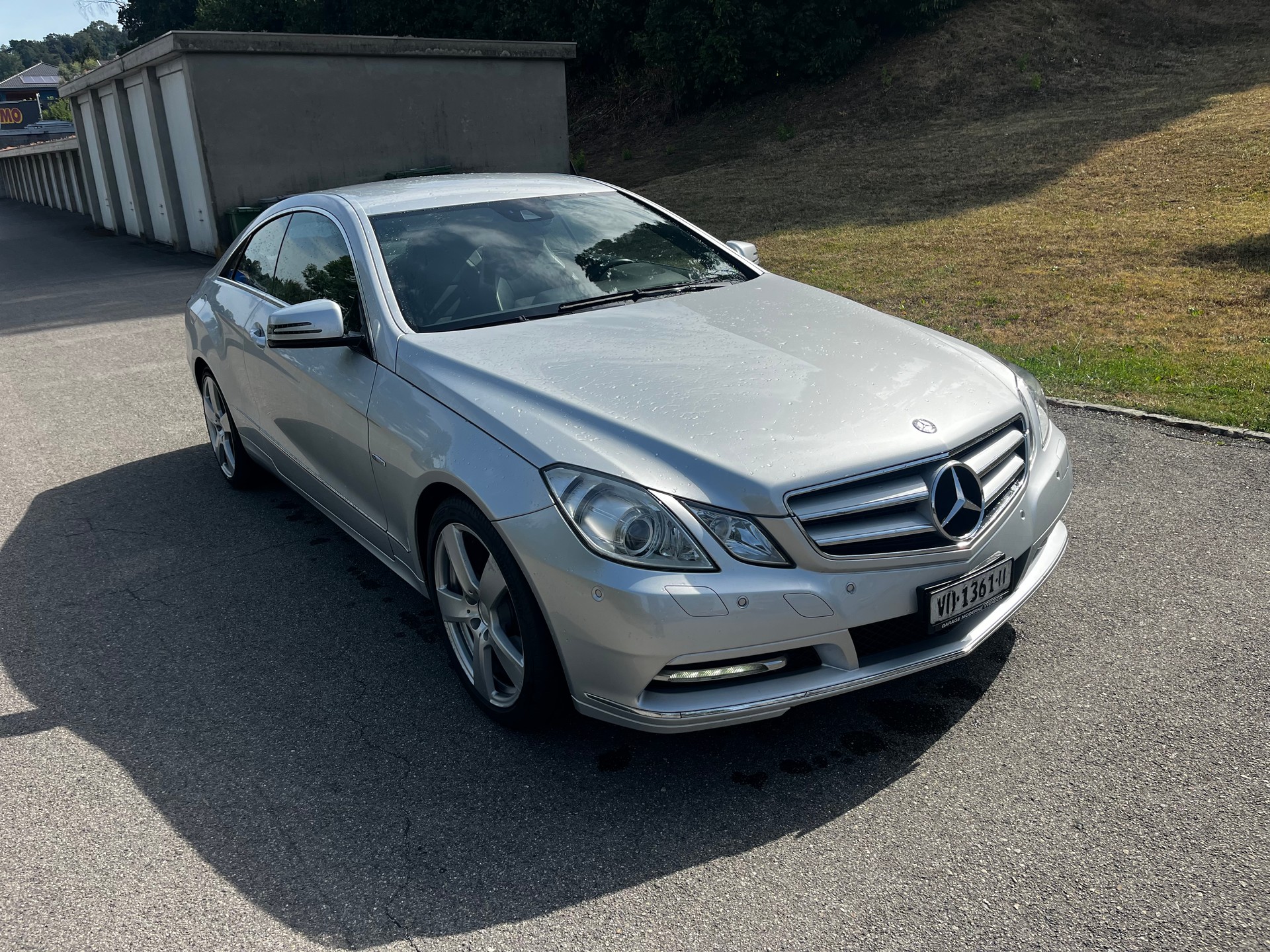 MERCEDES-BENZ E 250 CGI BlueEfficiency Automatic