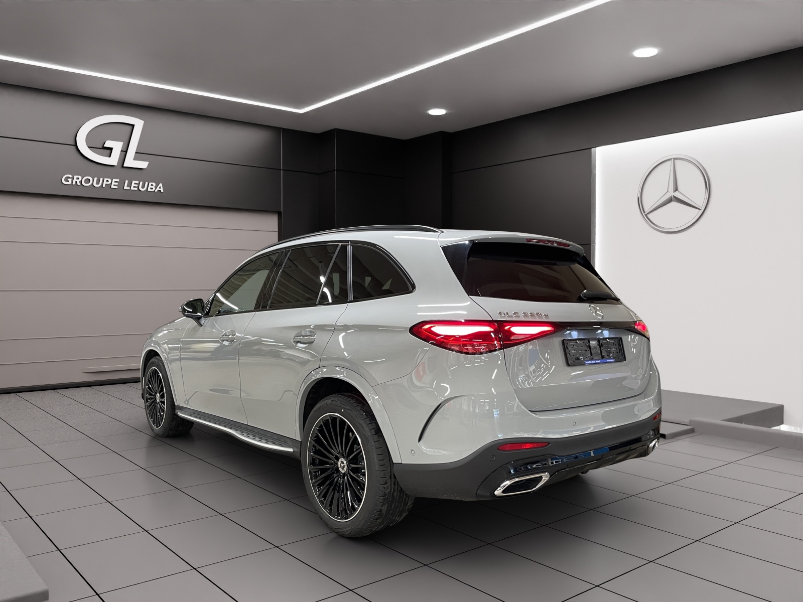 MERCEDES-BENZ GLC 220 d 4Matic 9G-Tronic-showroom-element-3