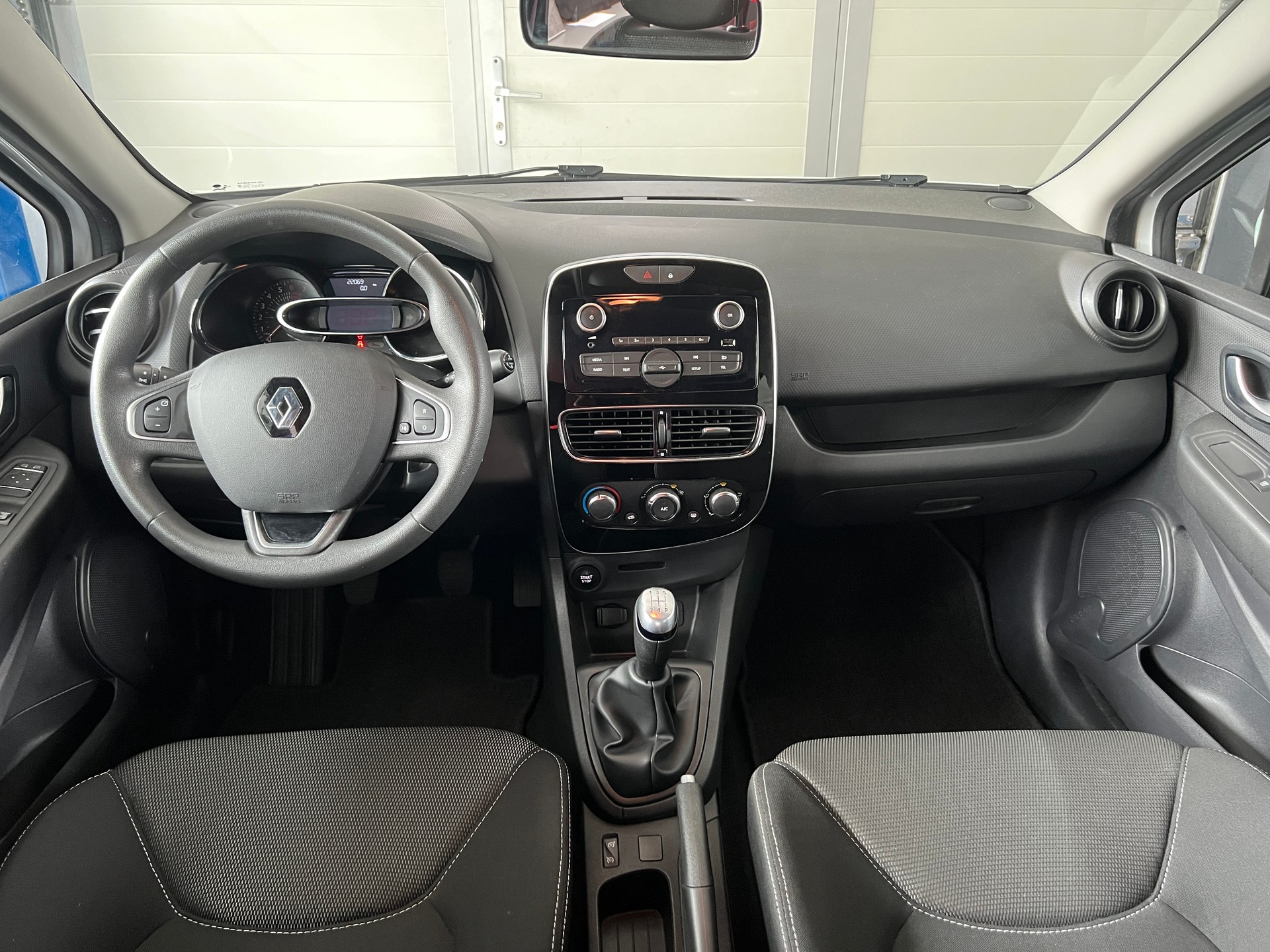 RENAULT Clio 1.2 16V Zen-image-6