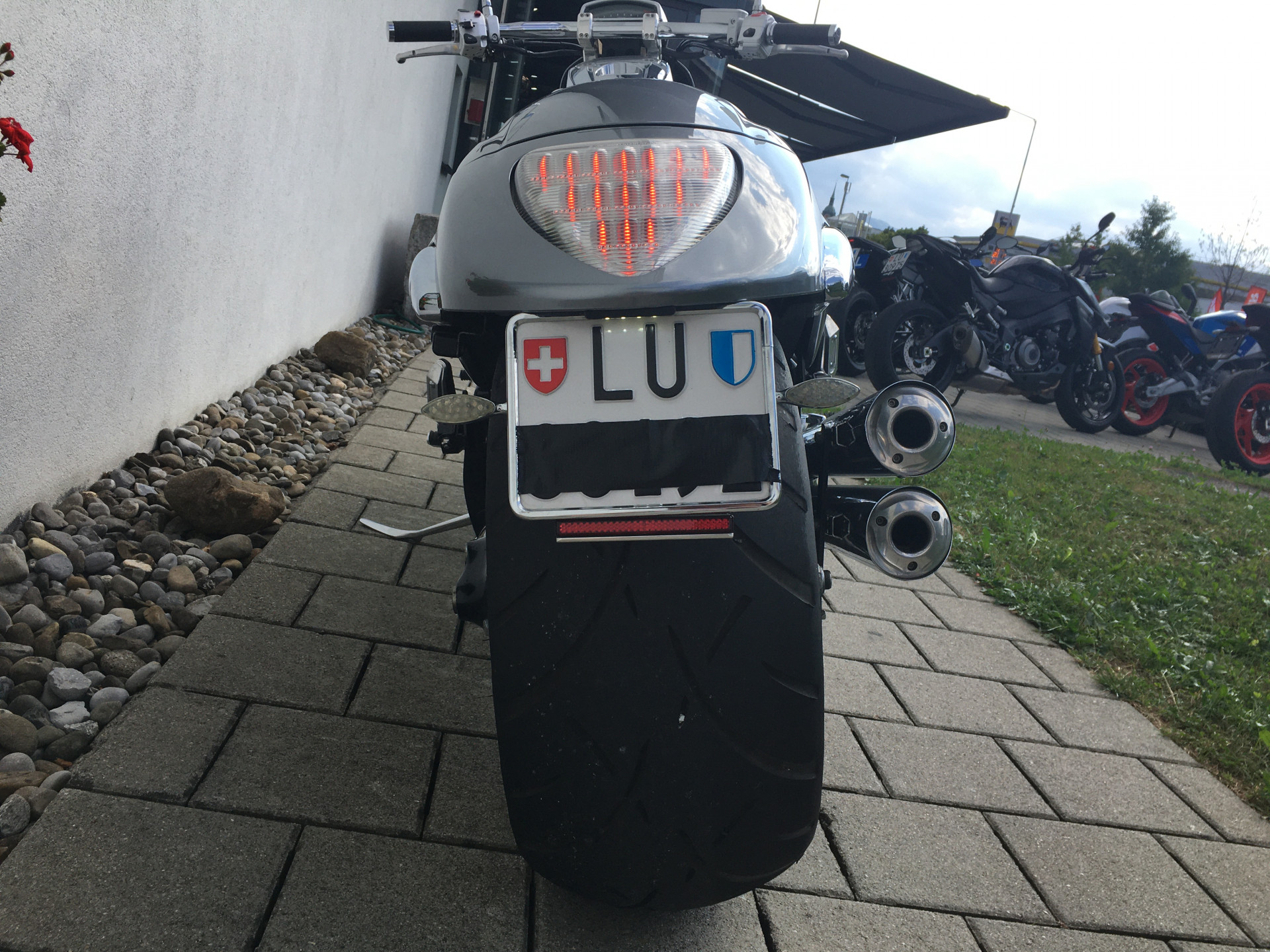 SUZUKI M 1800 R Intruder-image-8