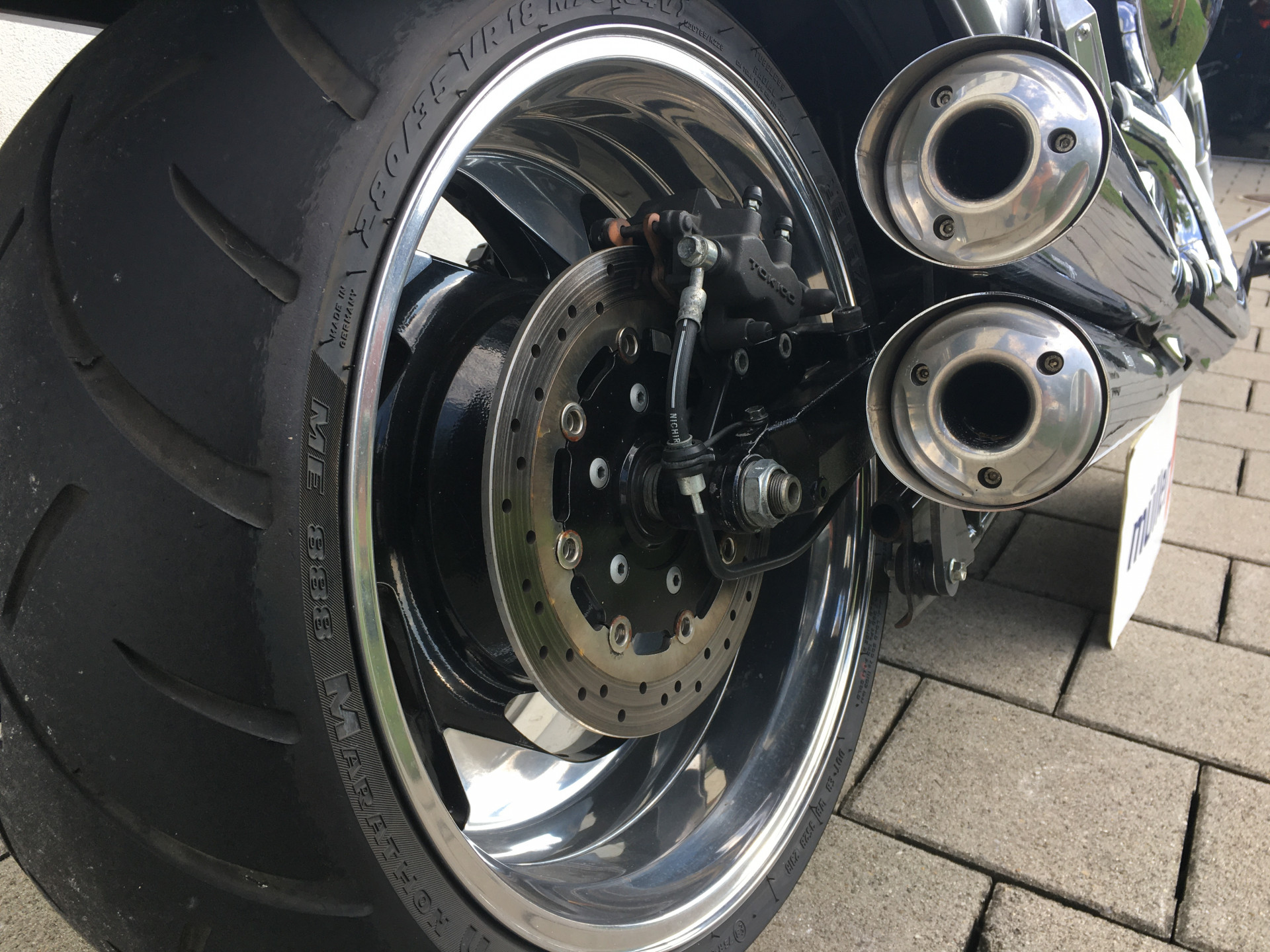 SUZUKI M 1800 R Intruder-showroom-element-1