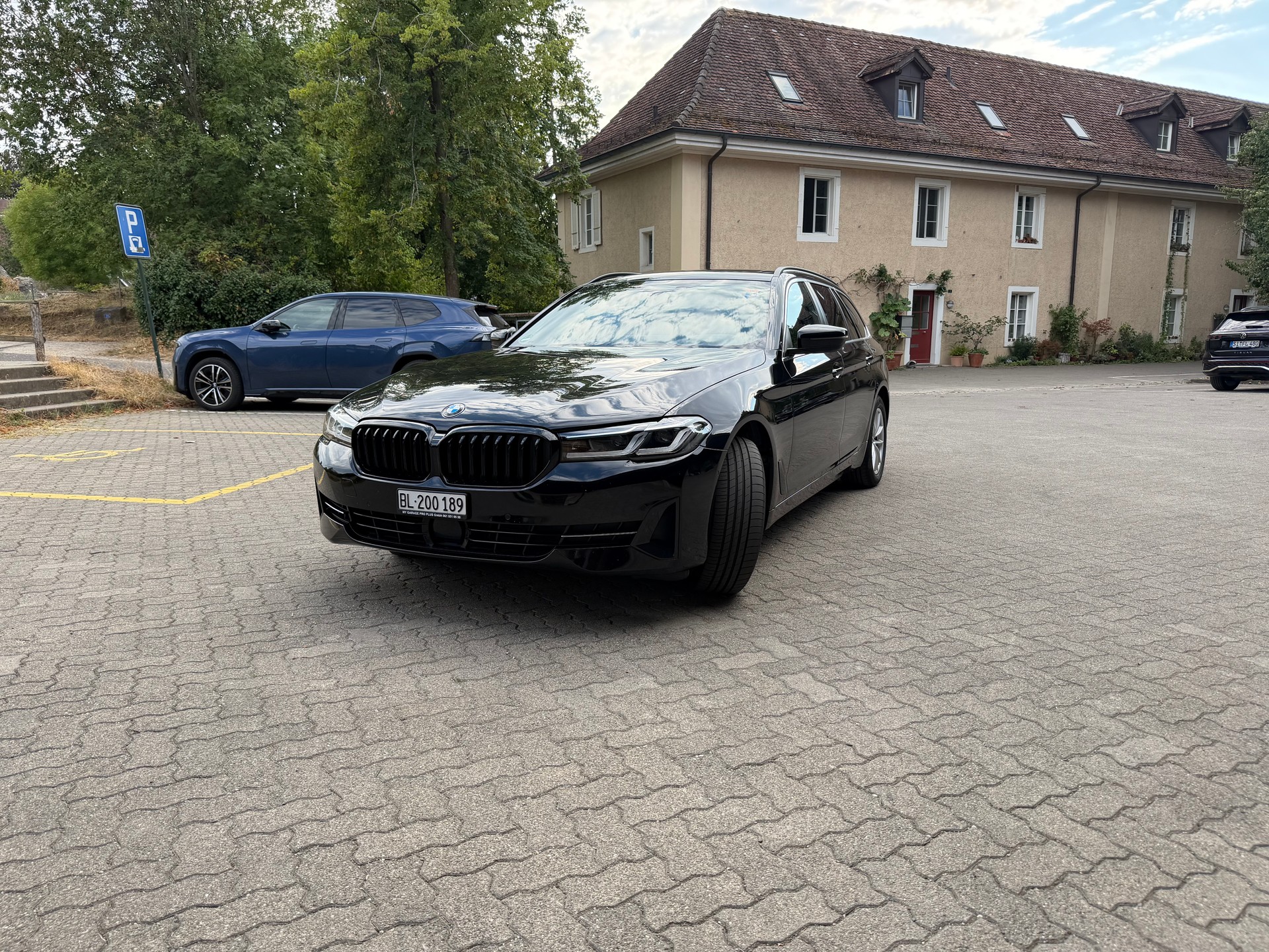 BMW 530d xDrive-image-1