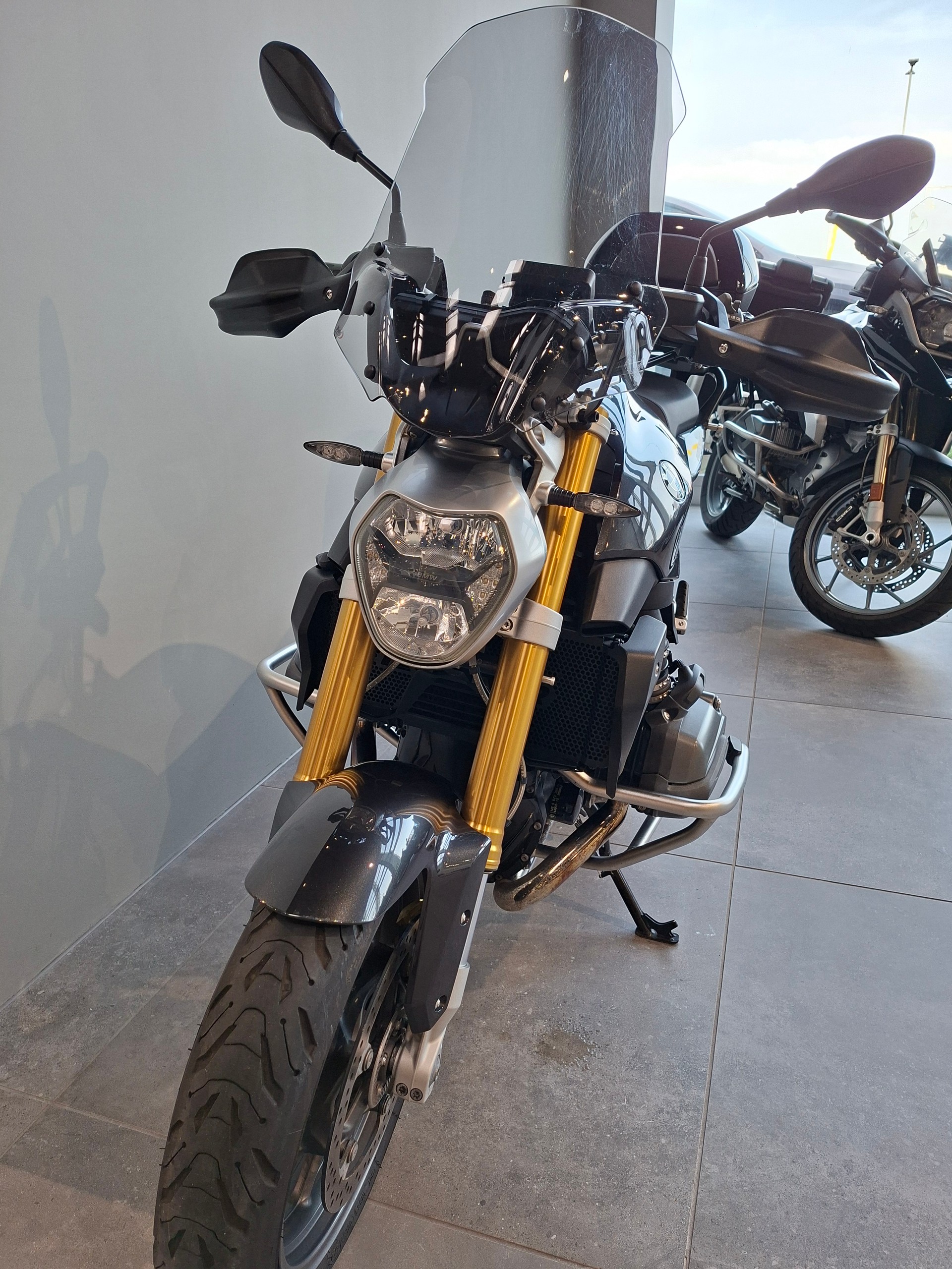 BMW R 1200 R ABS-showroom-element-1