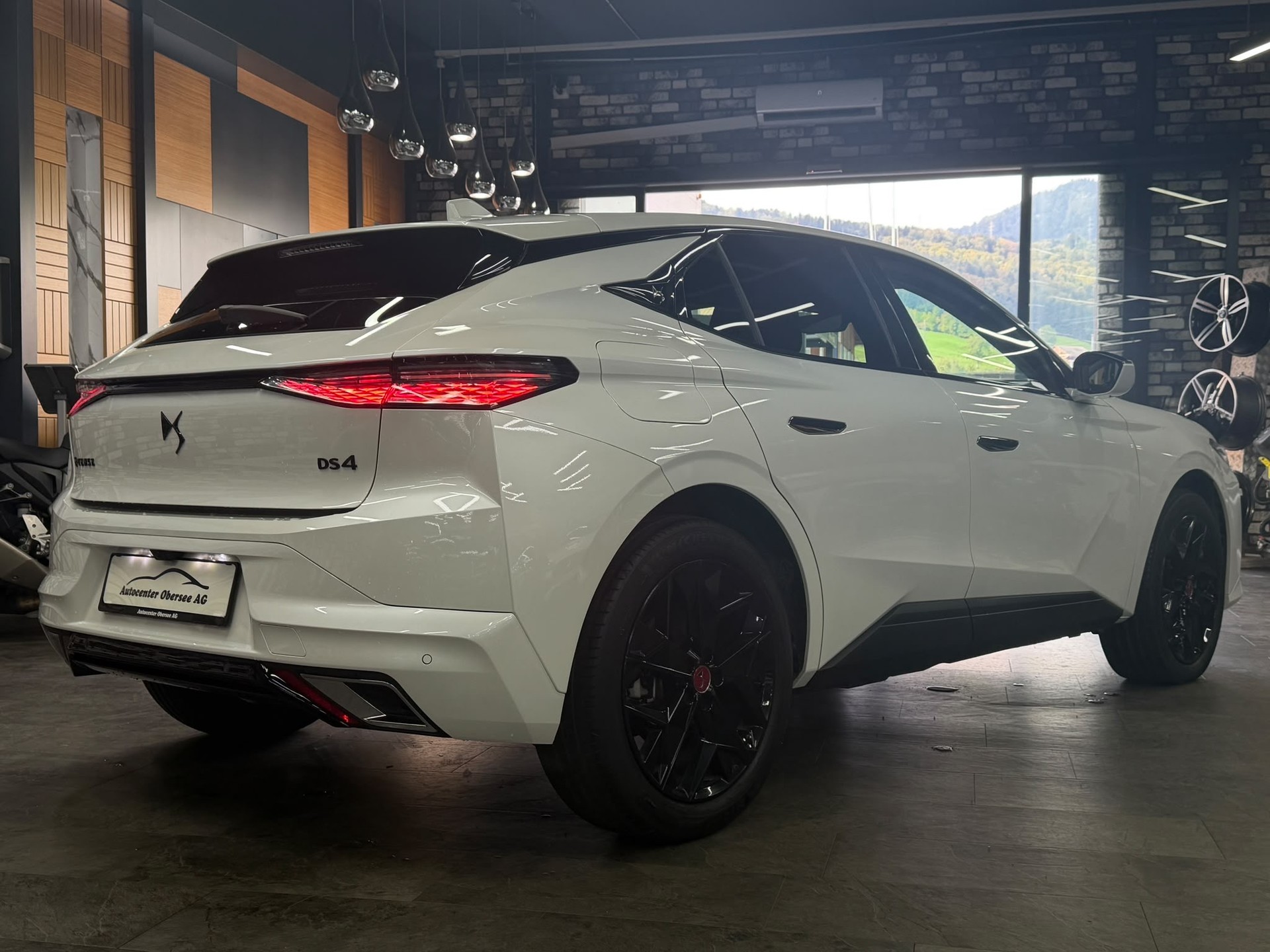 DS AUTOMOBILES DS 4 1.6 E-Tense Performance Line+-showroom-element-3