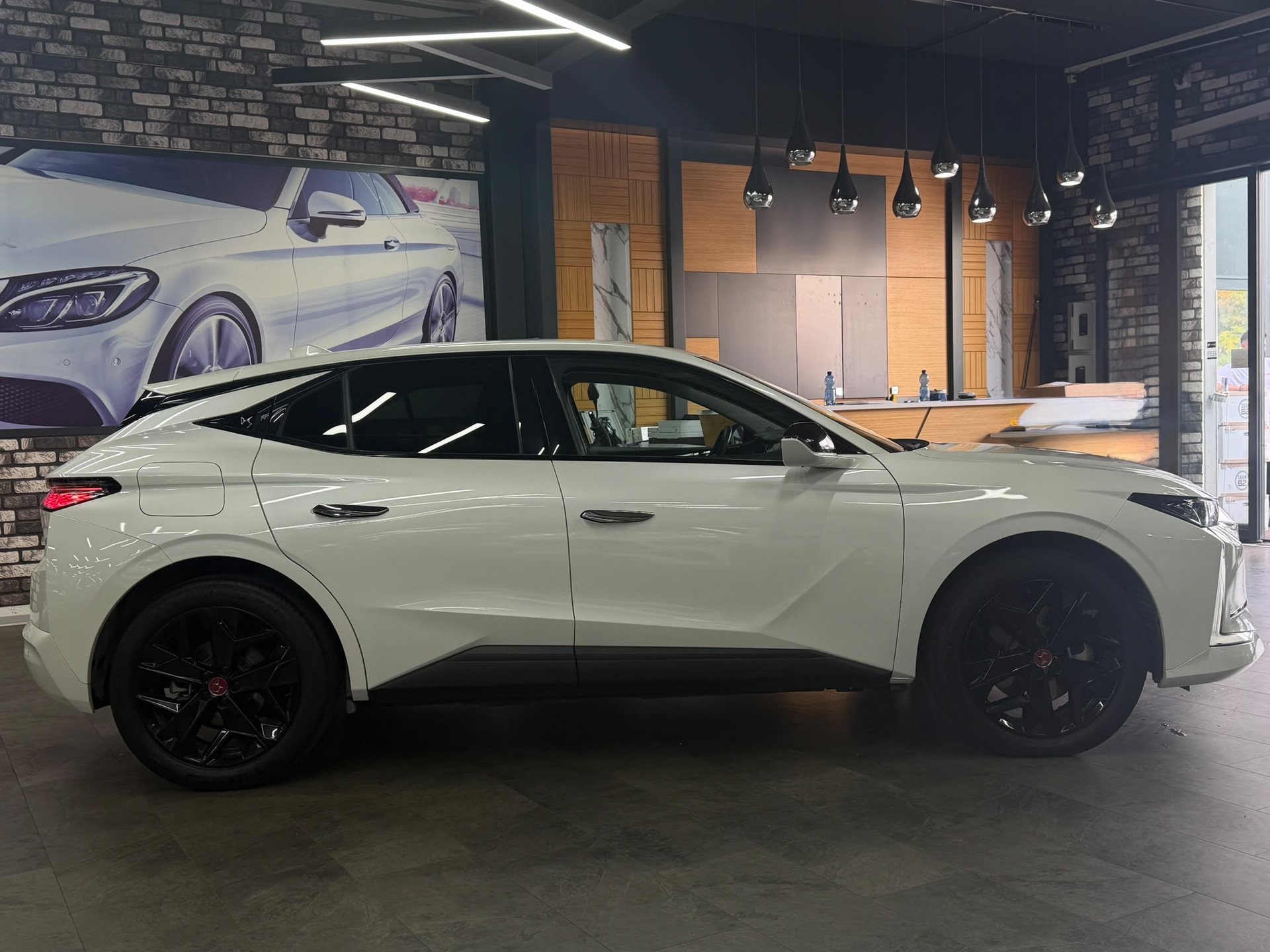 DS AUTOMOBILES DS 4 1.6 E-Tense Performance Line+-showroom-element-2