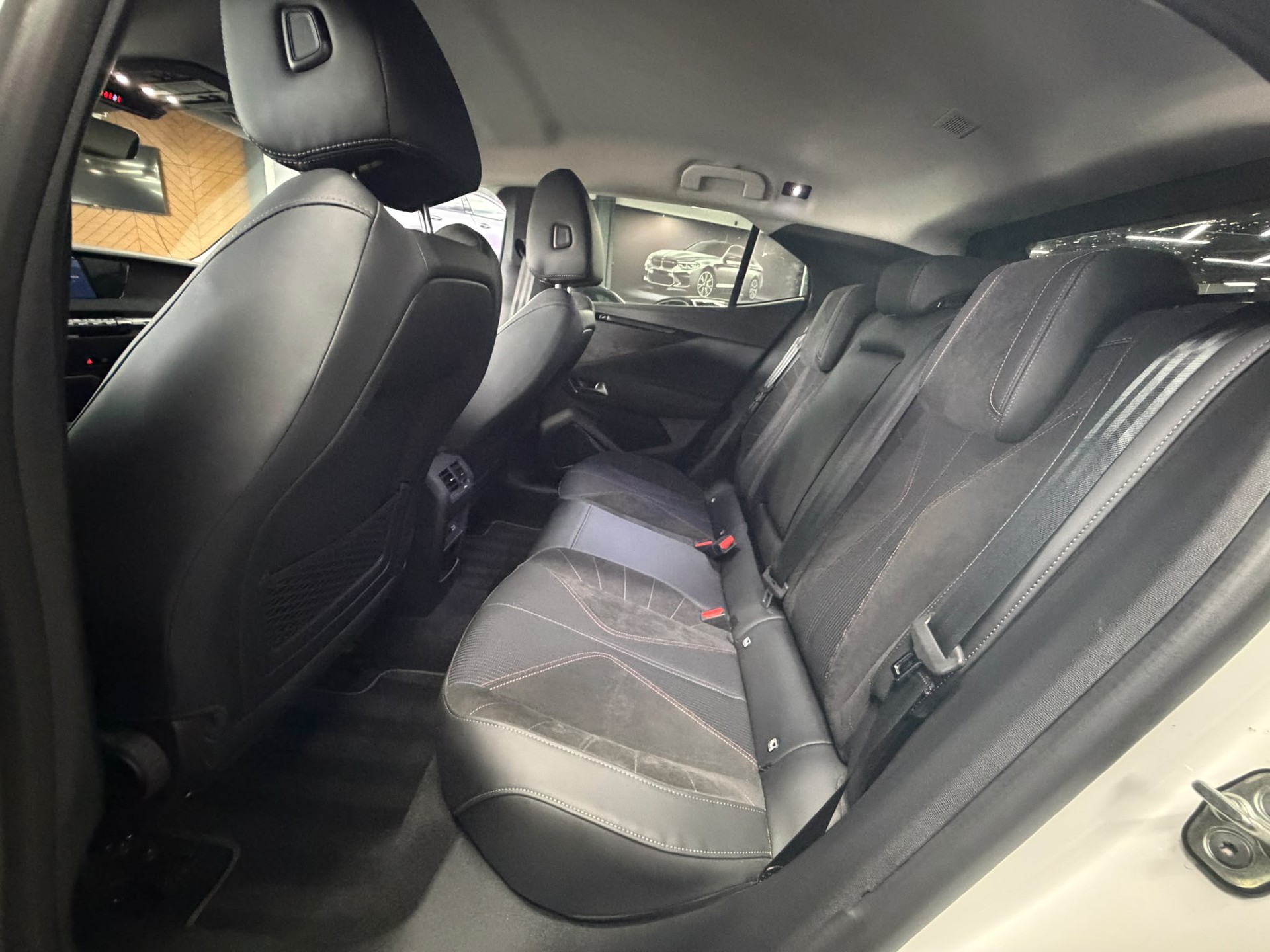 DS AUTOMOBILES DS 4 1.6 E-Tense Performance Line+-image-21
