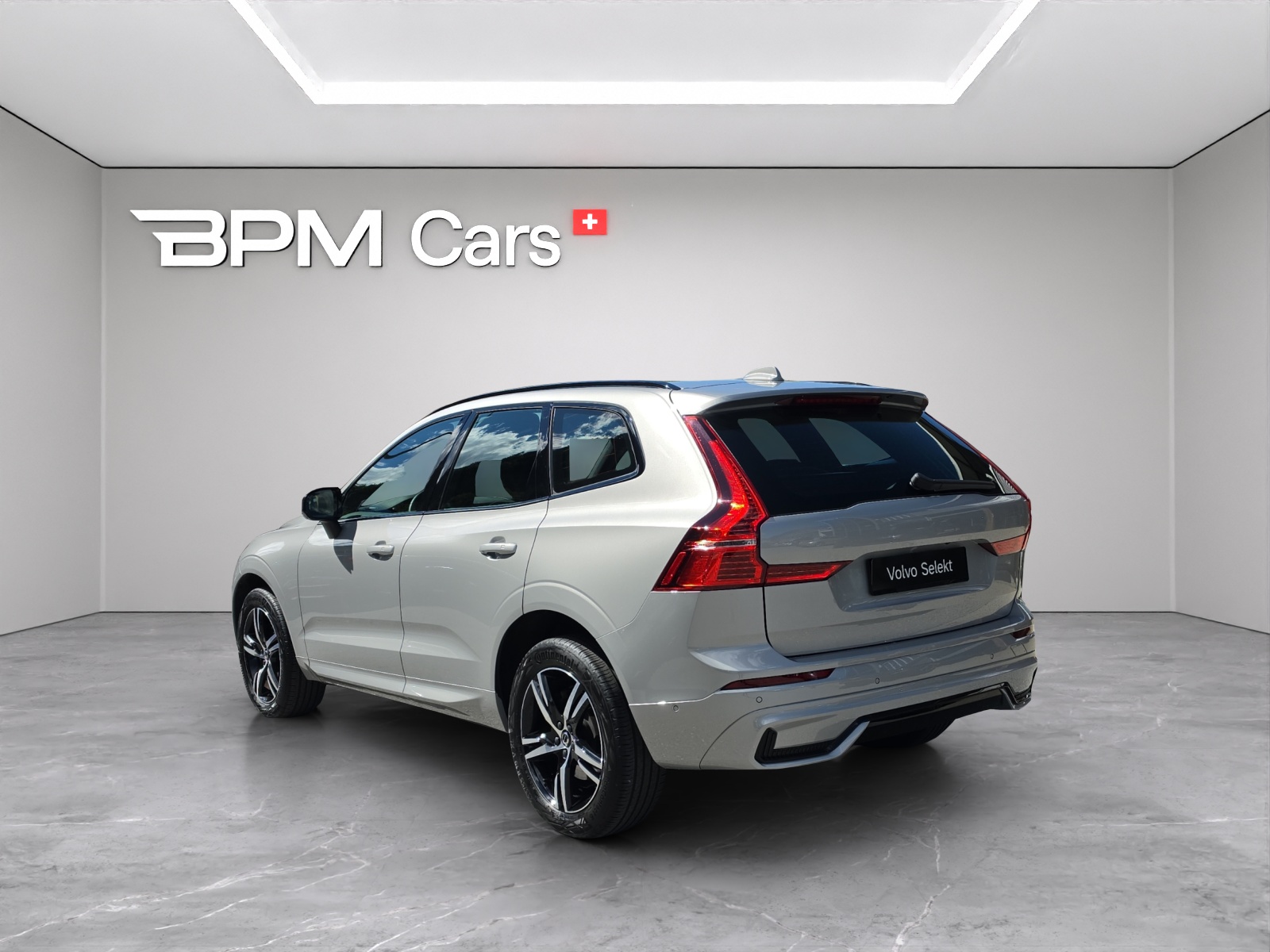 VOLVO XC60 2.0 B4 MH R-Design AWD-showroom-element-3