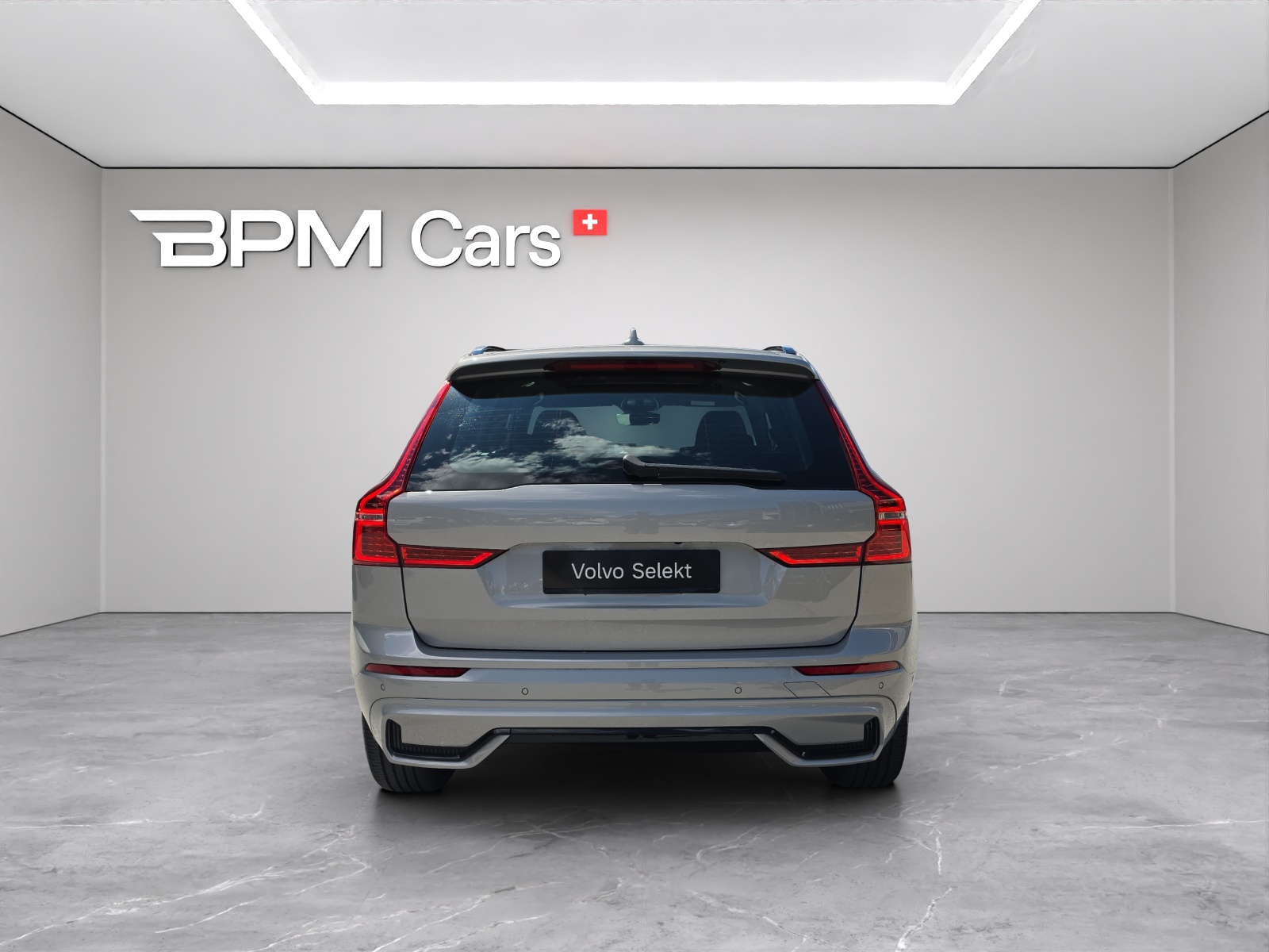 VOLVO XC60 2.0 B4 MH R-Design AWD-showroom-element-1