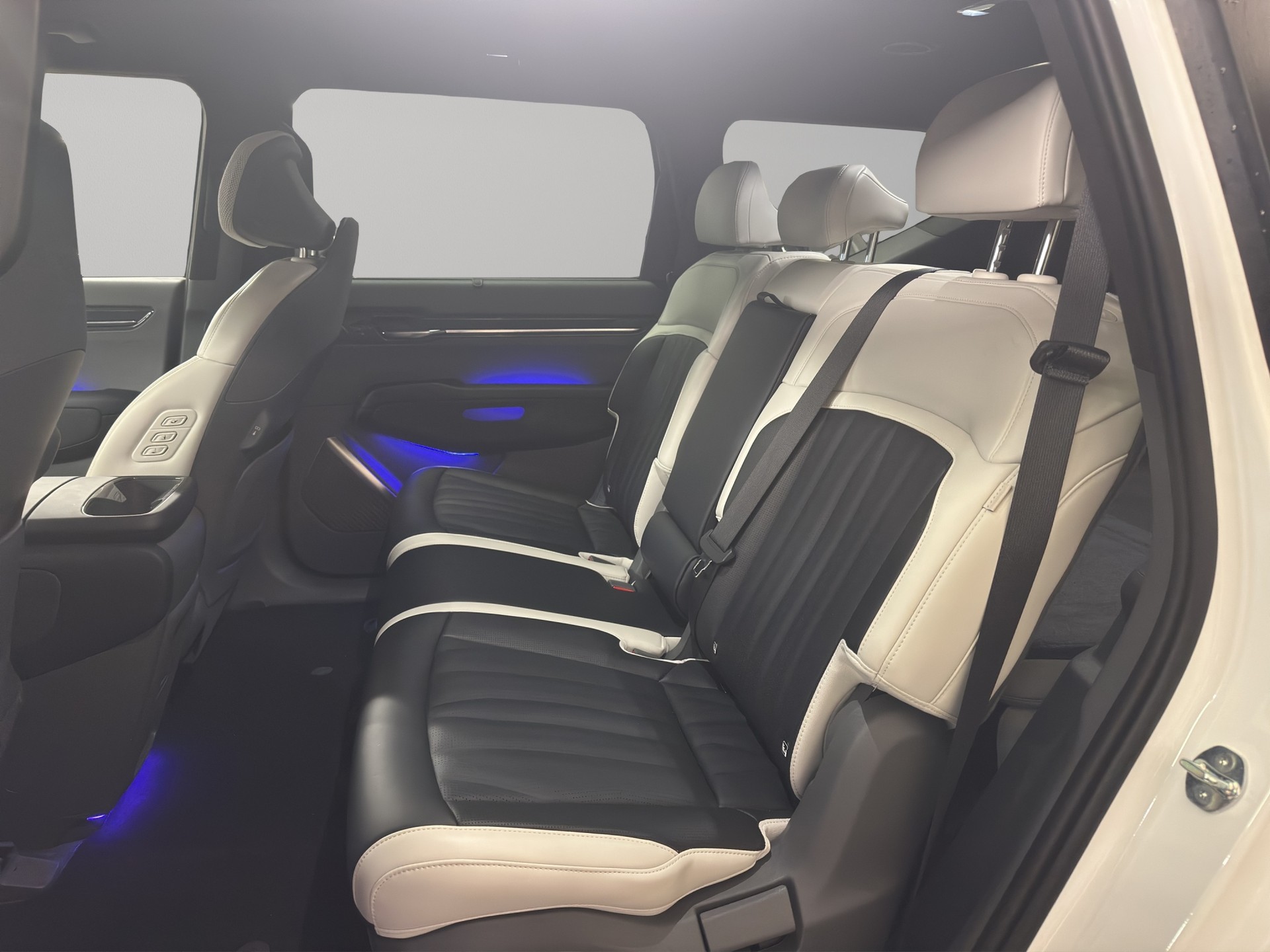 KIA EV9 99.8 kWh GT-Line 4x4-image-7