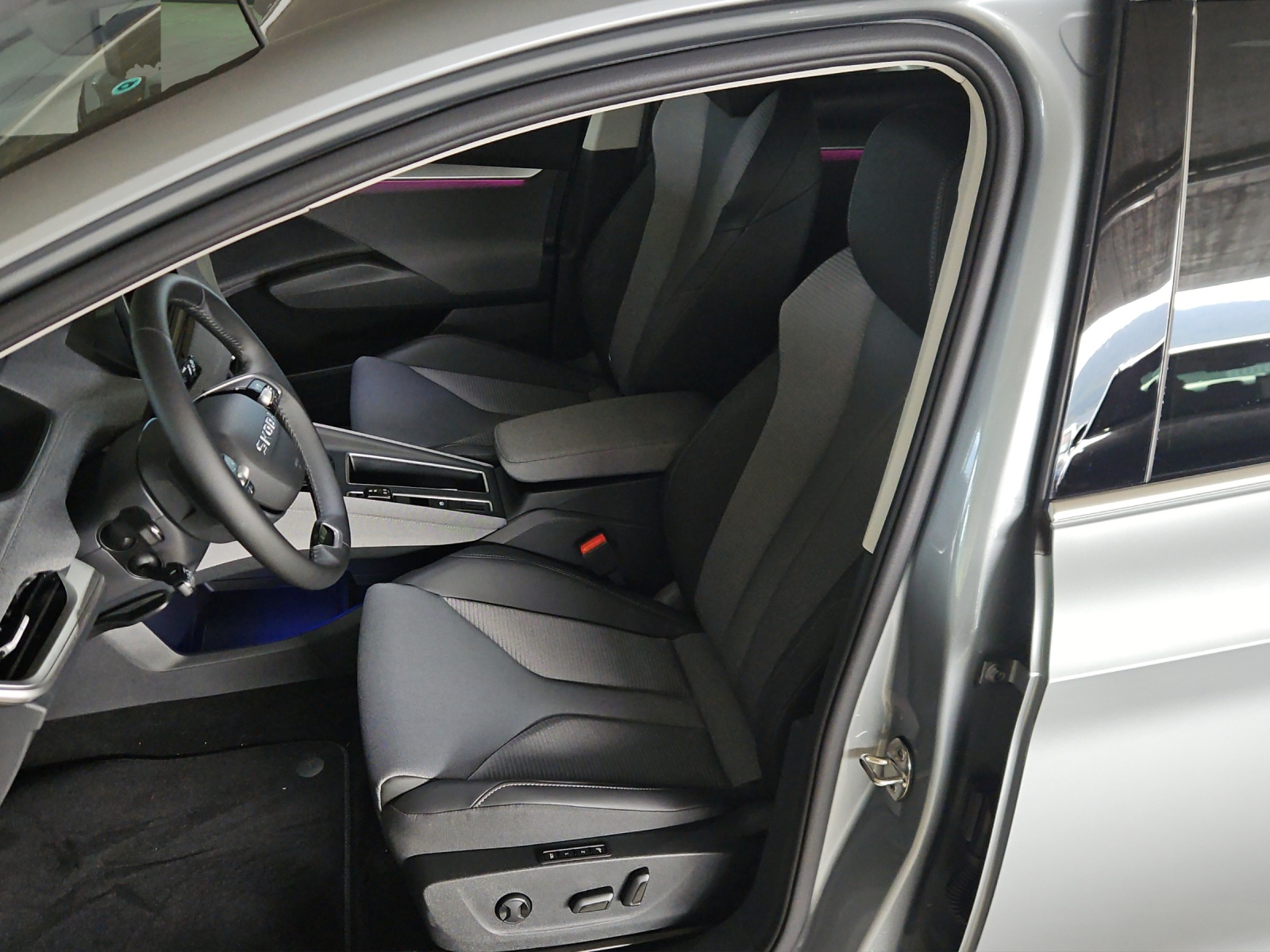 SKODA Enyaq 85x Dynamic 4x4-image-8