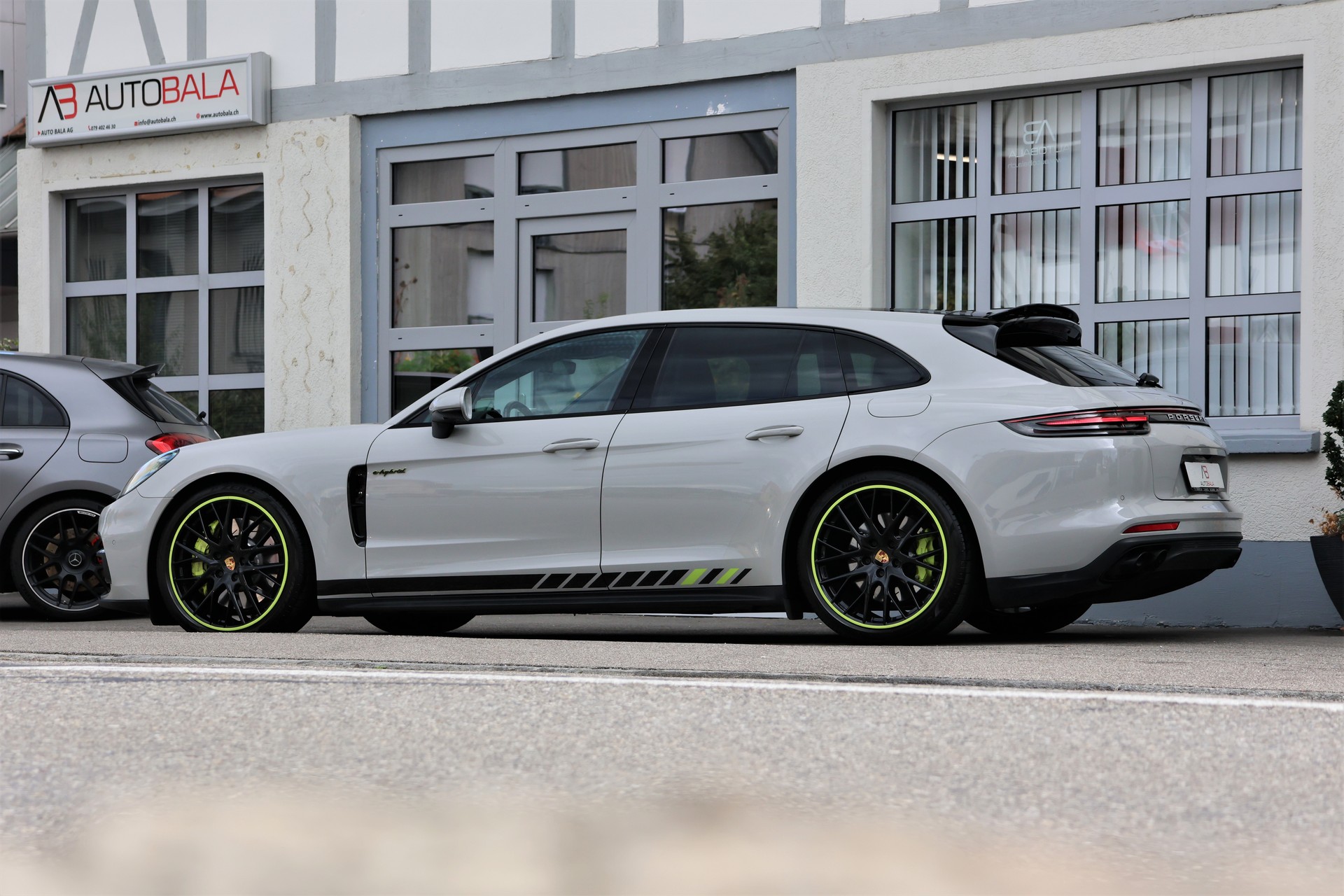 PORSCHE Panamera 4 E-Hybrid Sport Turismo PDK Kreide (CH) *Approved bis 2/2028*-showroom-element-3