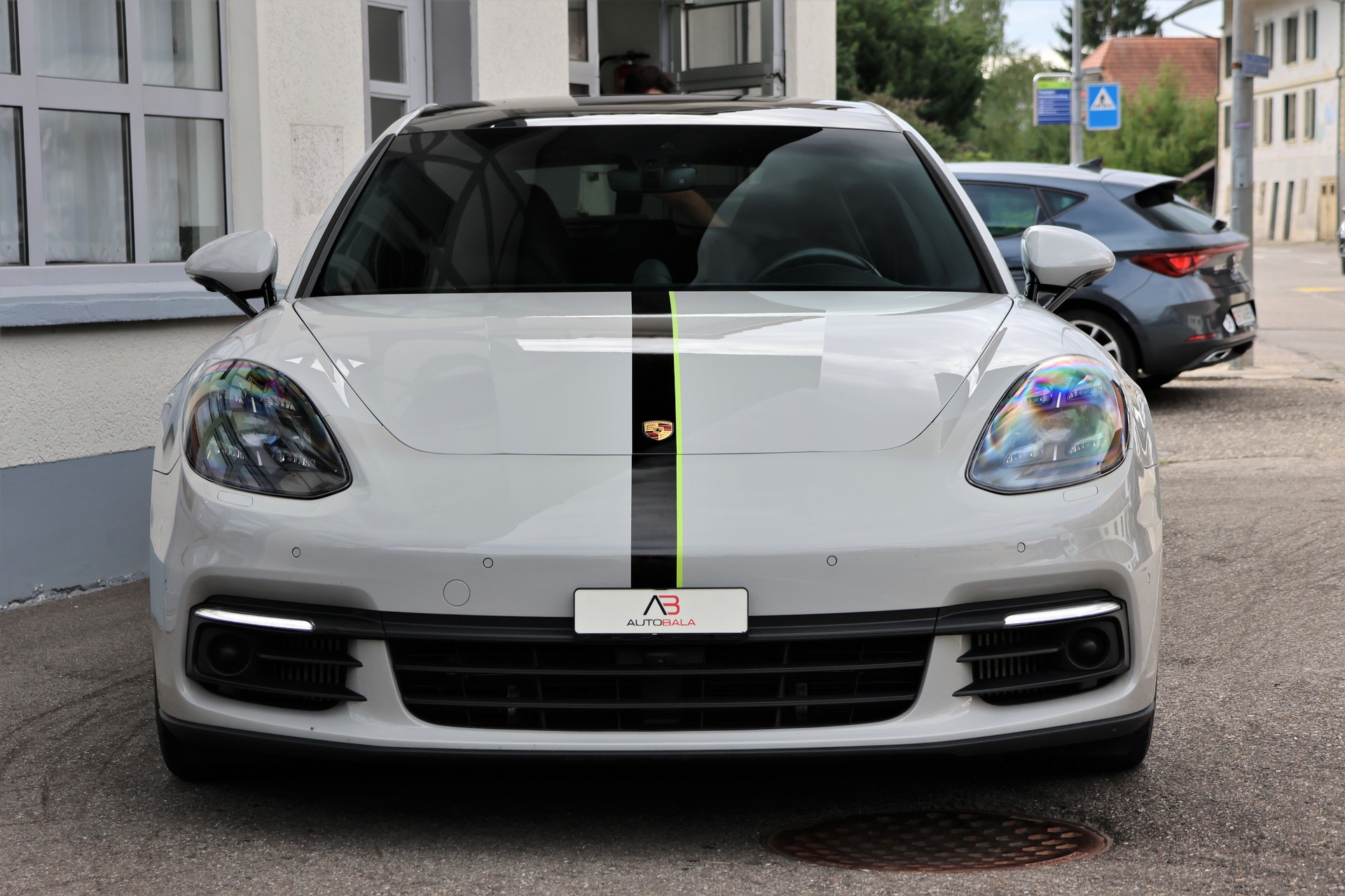 PORSCHE Panamera 4 E-Hybrid Sport Turismo PDK Kreide (CH) *Approved bis 2/2028*-showroom-element-1