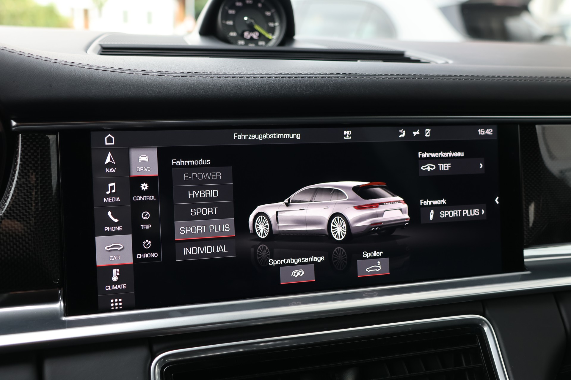 PORSCHE Panamera 4 E-Hybrid Sport Turismo PDK Kreide (CH) *Approved bis 2/2028*-image-27