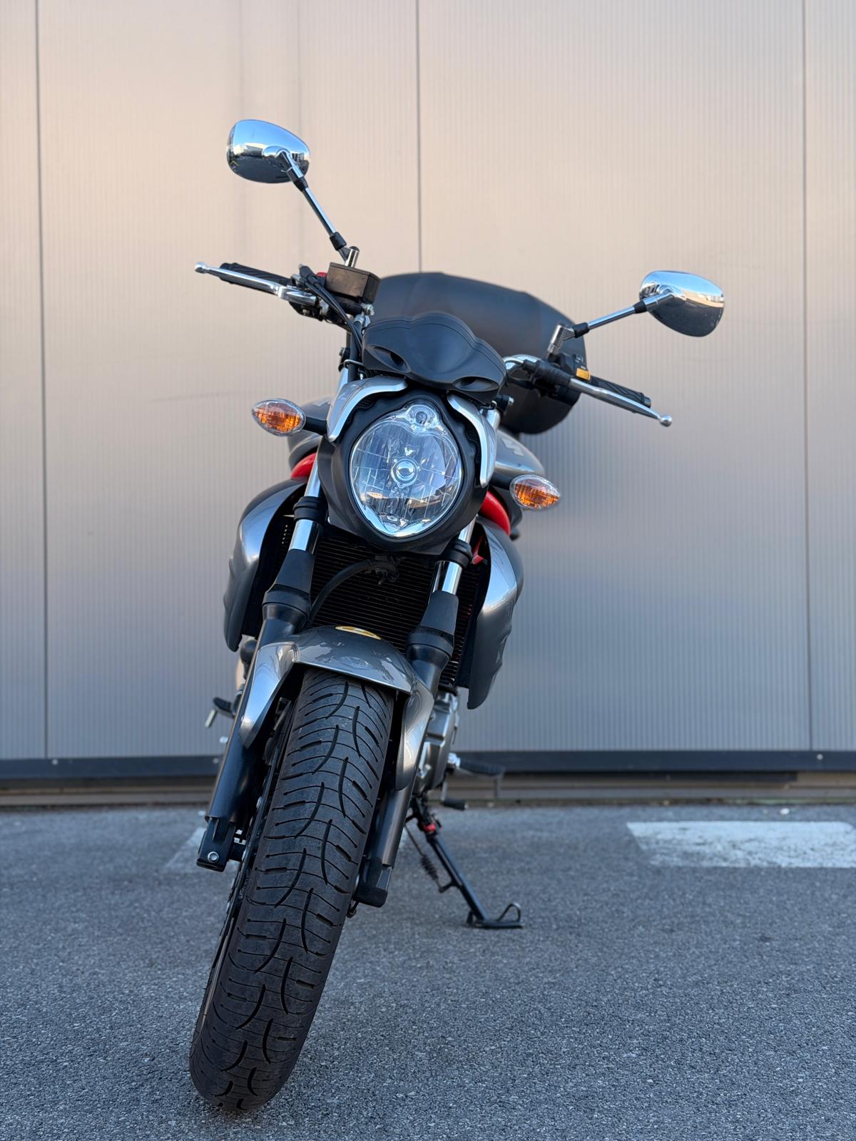 SUZUKI SVF 650 Gladius-image-4