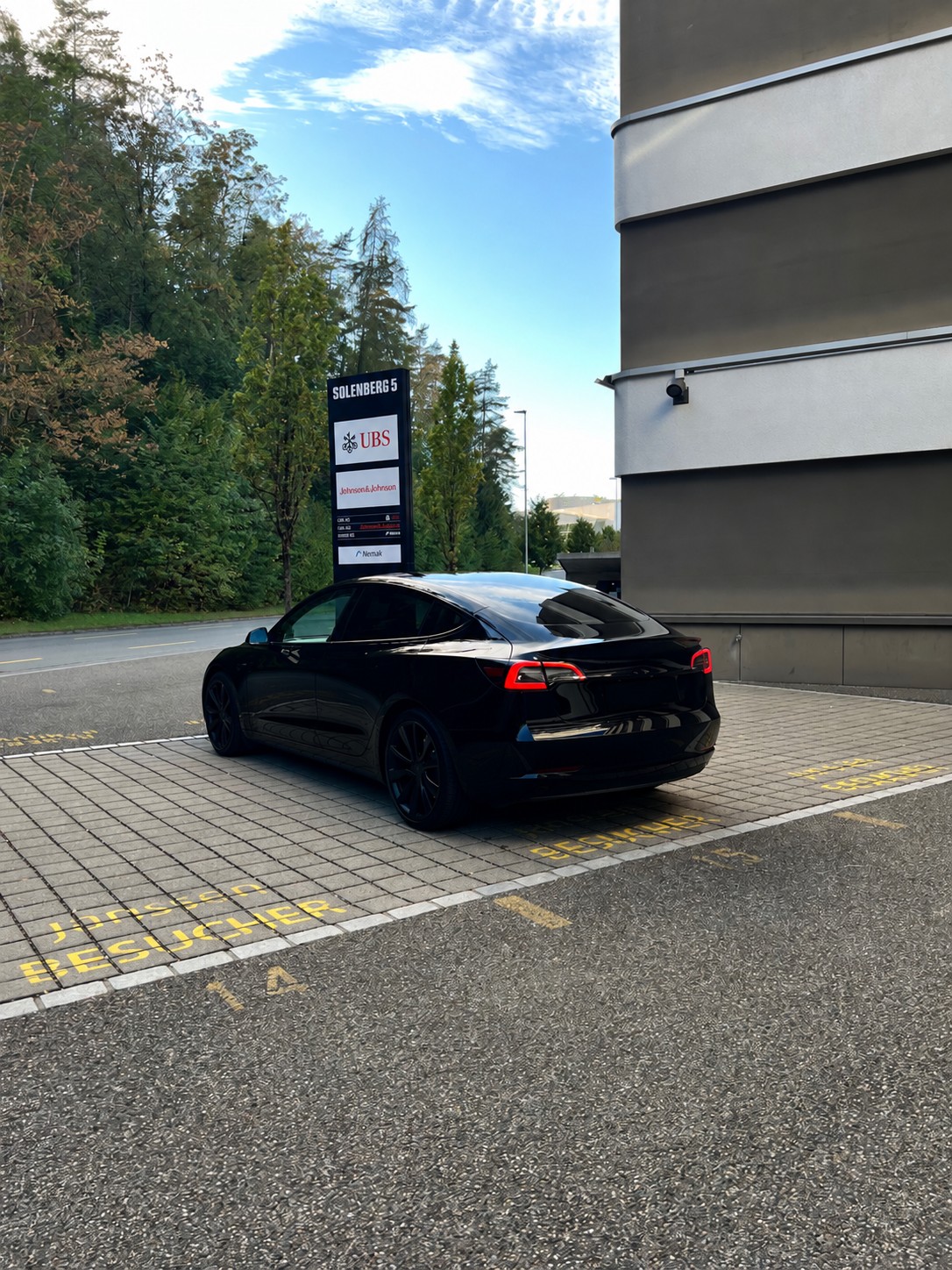 TESLA SR+ RWD MY2023-image-4