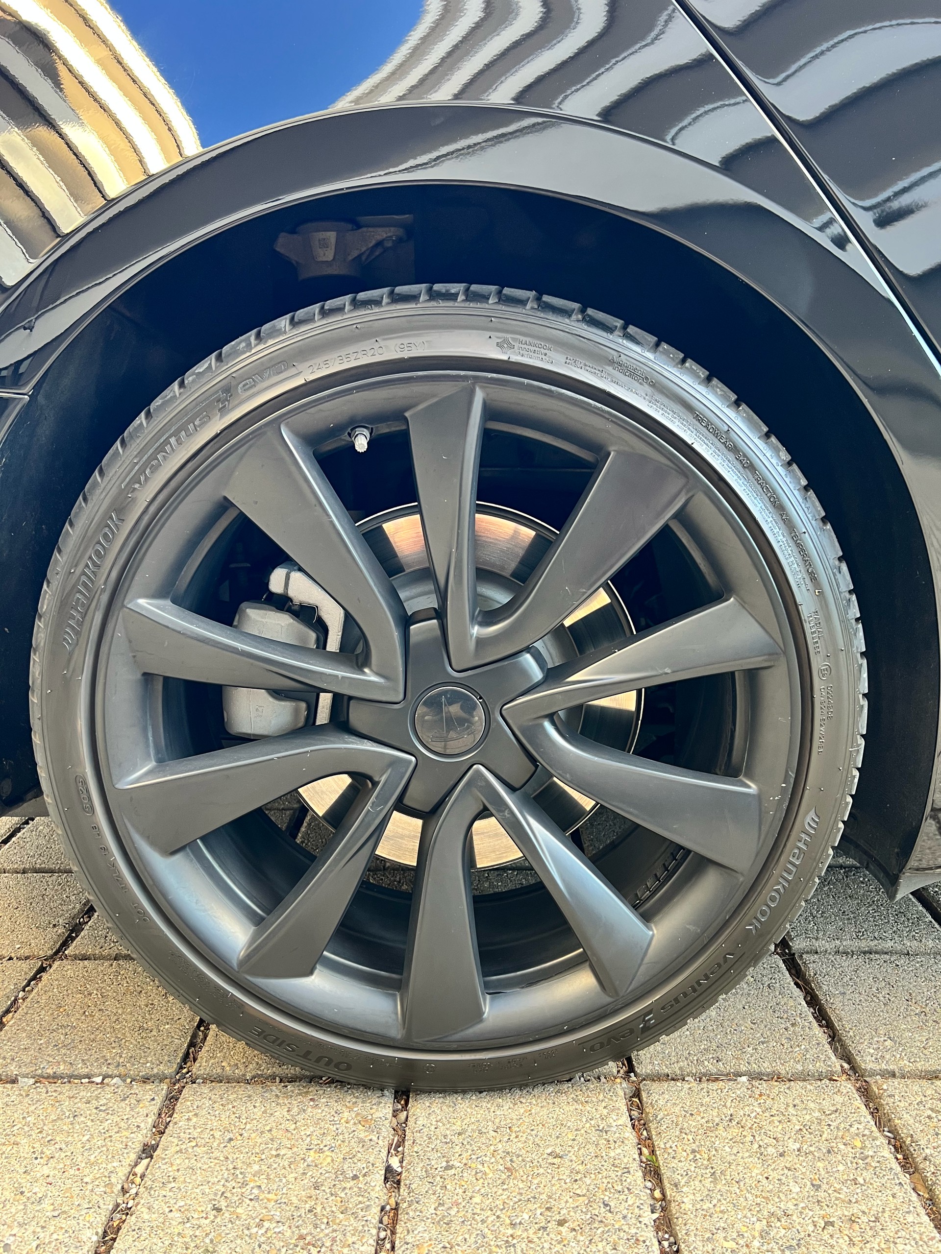 TESLA SR+ RWD MY2023-image-18