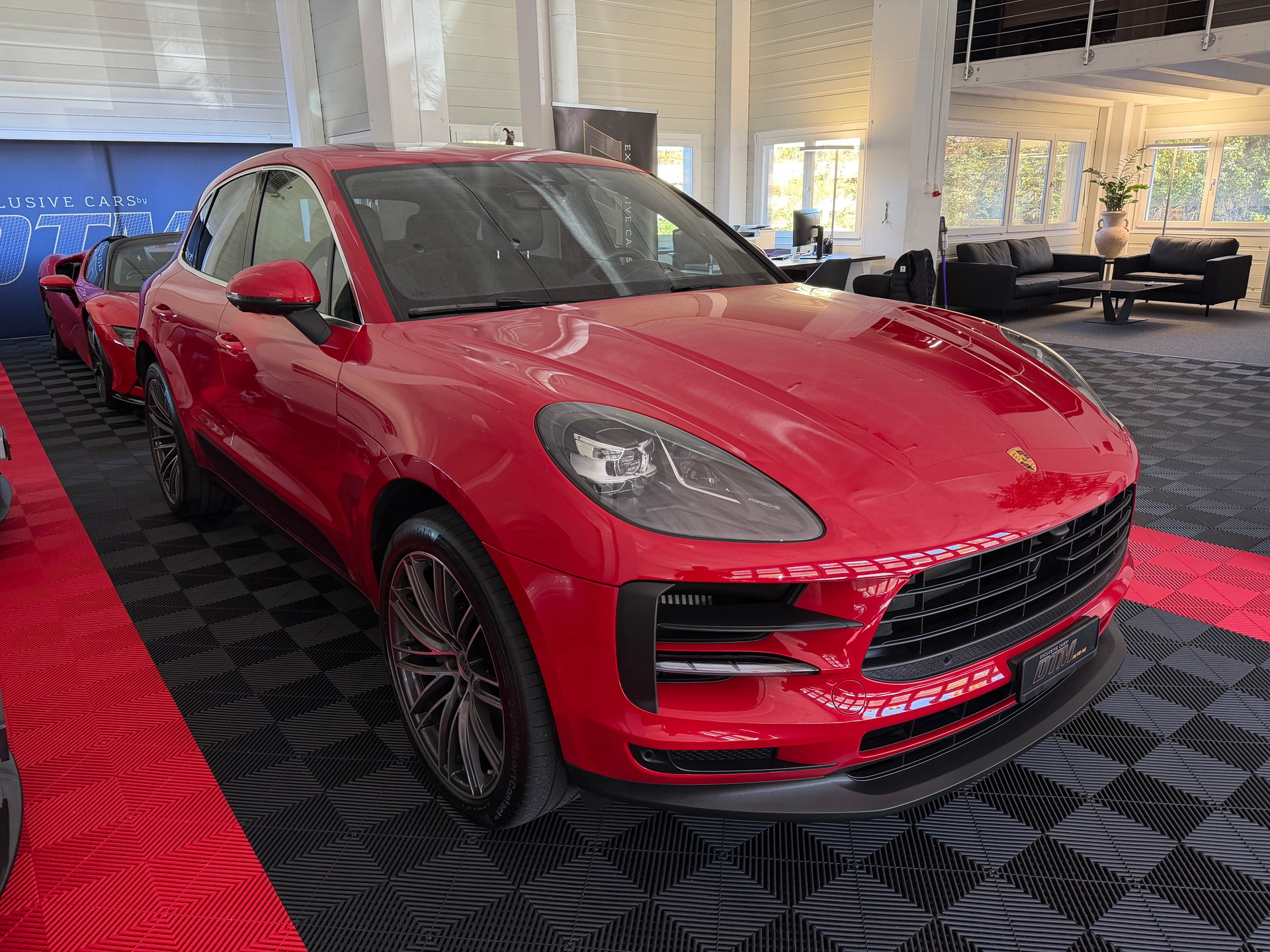 PORSCHE Macan S-image-5