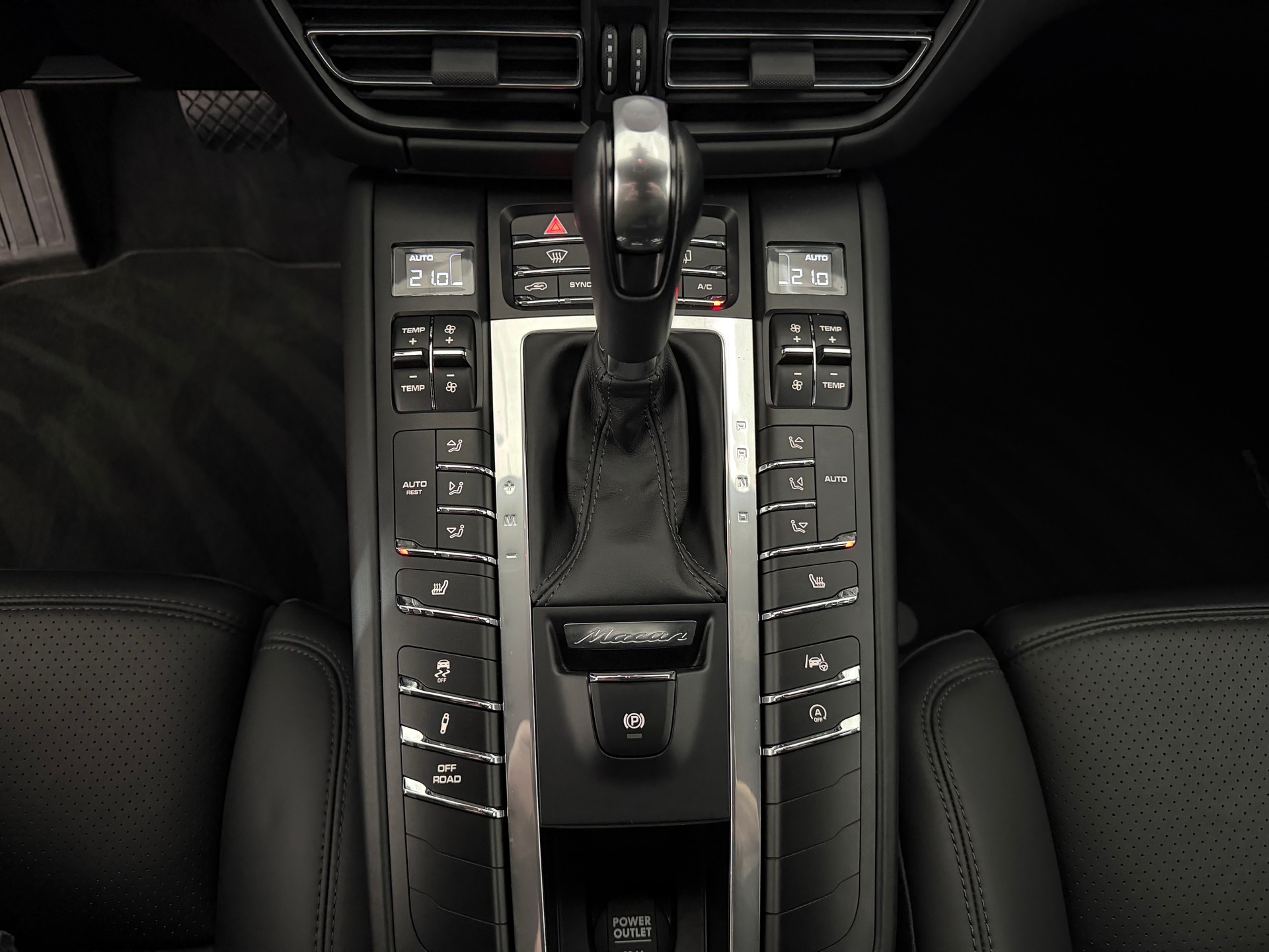 PORSCHE Macan S-image-8
