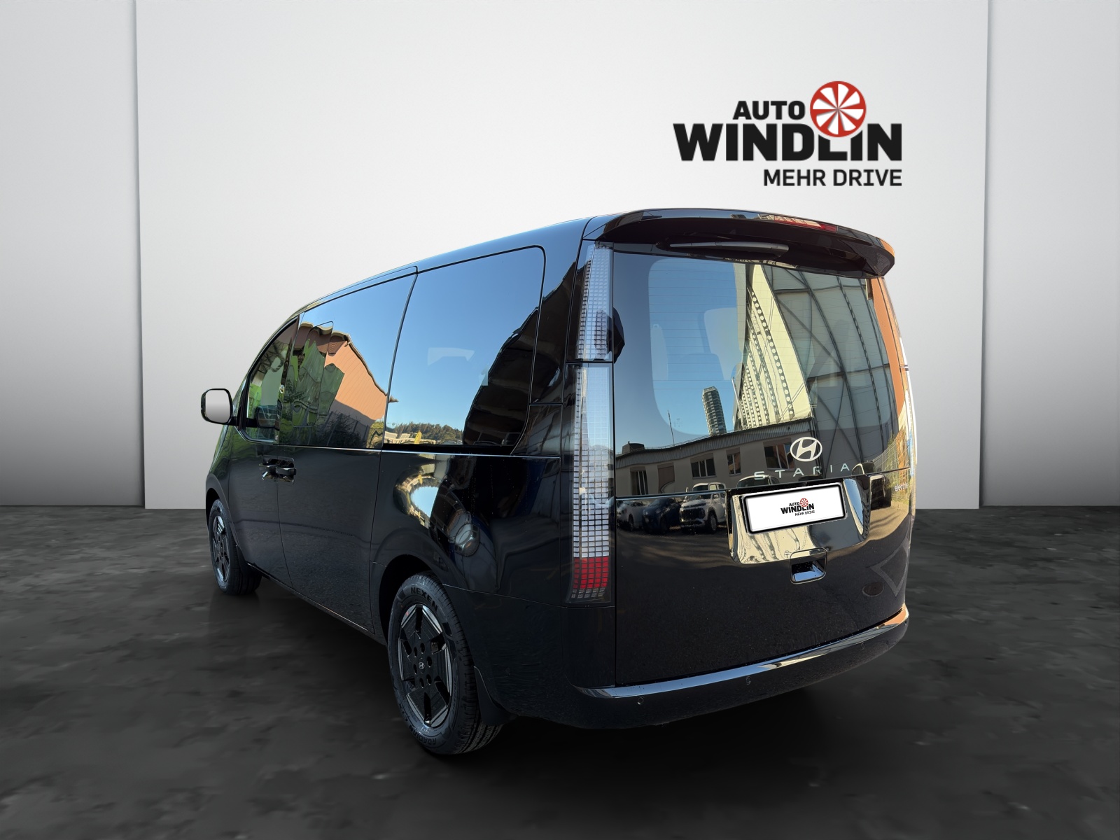 HYUNDAI Staria Wagon 84 kWh Vertex Sunroof-showroom-element-3