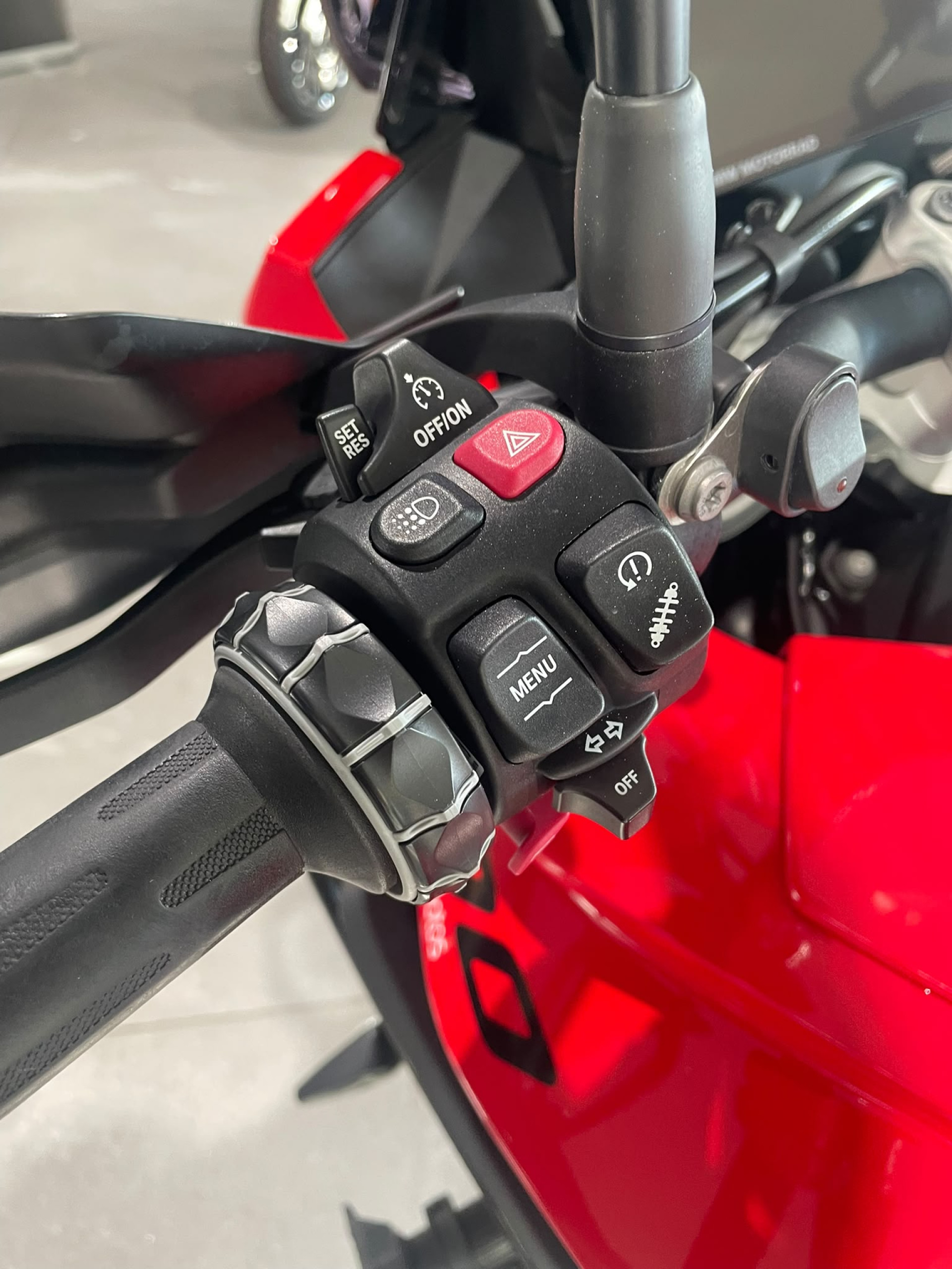 BMW S 1000 XR-image-4
