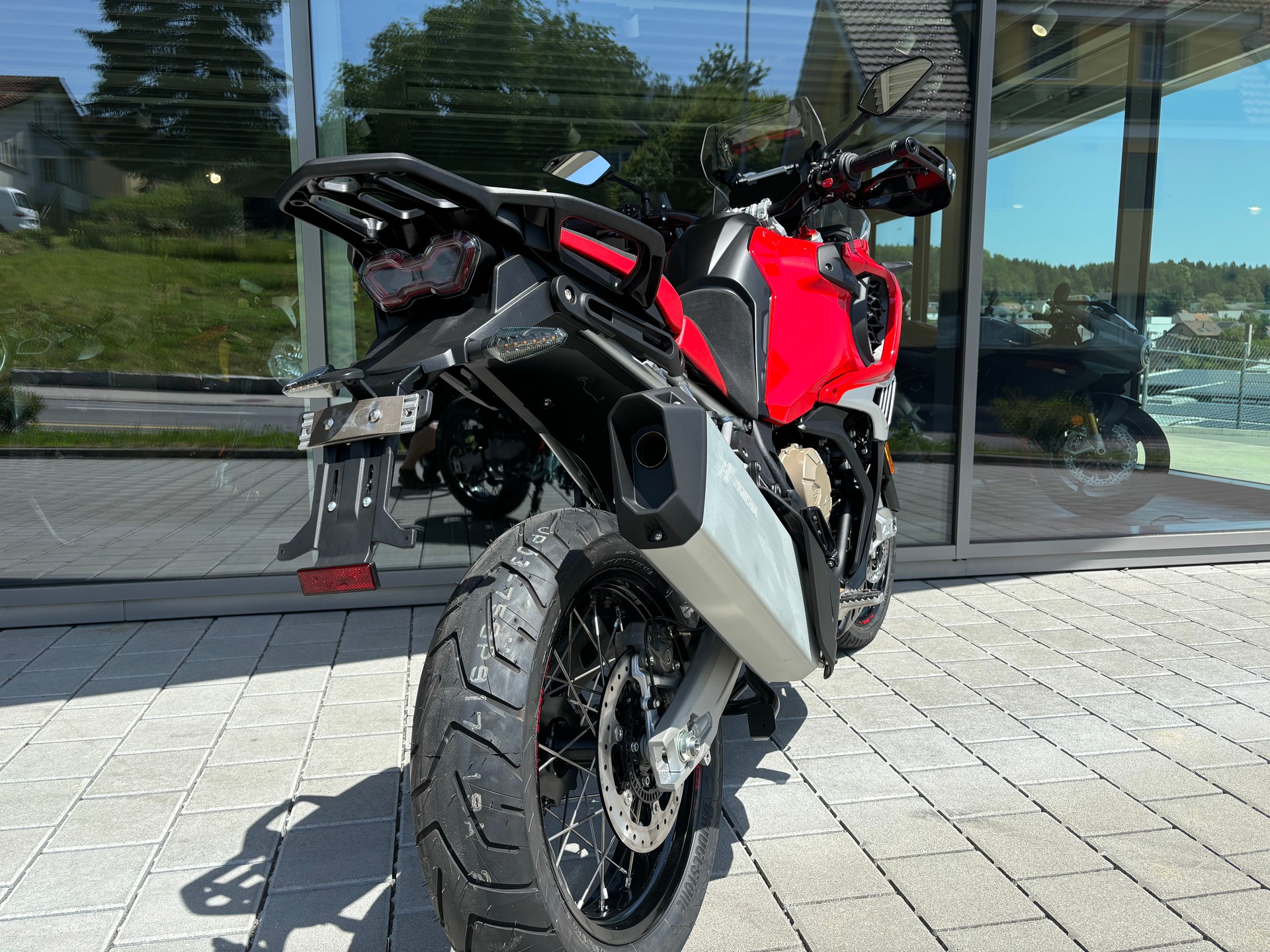 MV AGUSTA Enduro Veloce-image-4