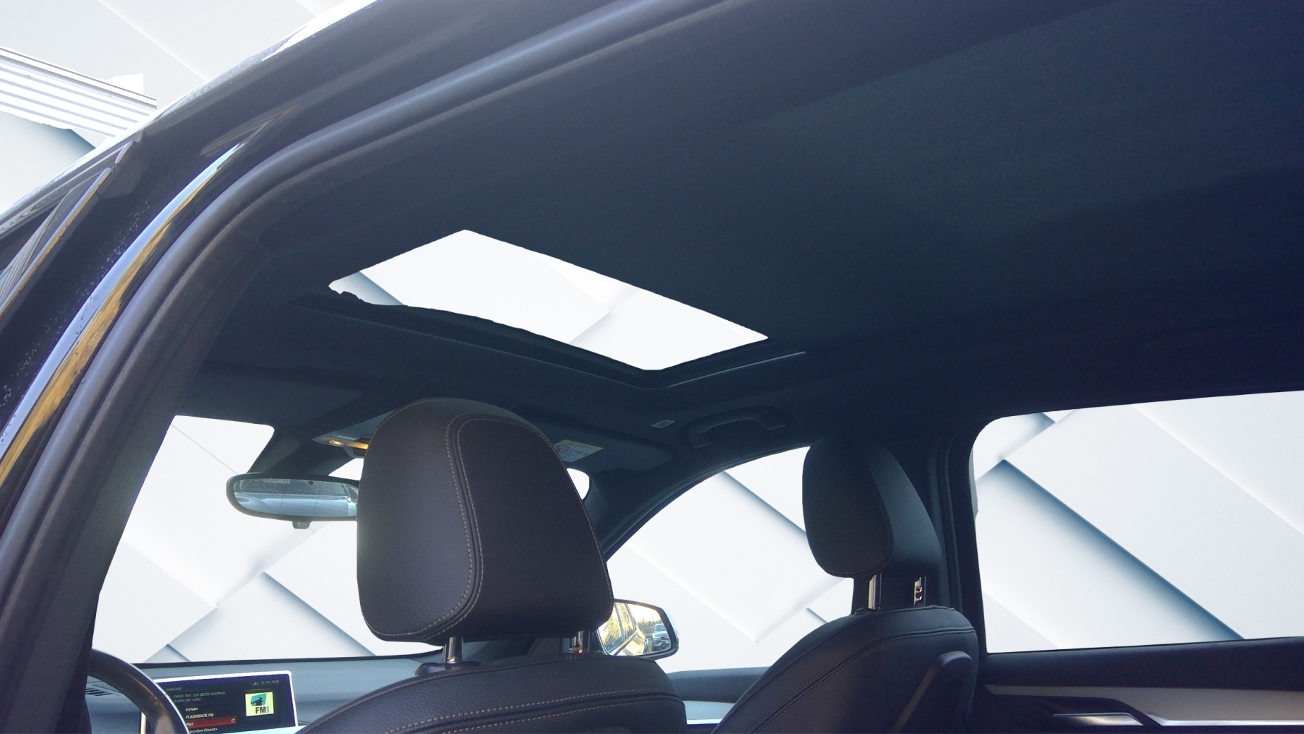 BMW X1 xDrive 25i M Sport Steptronic-image-11