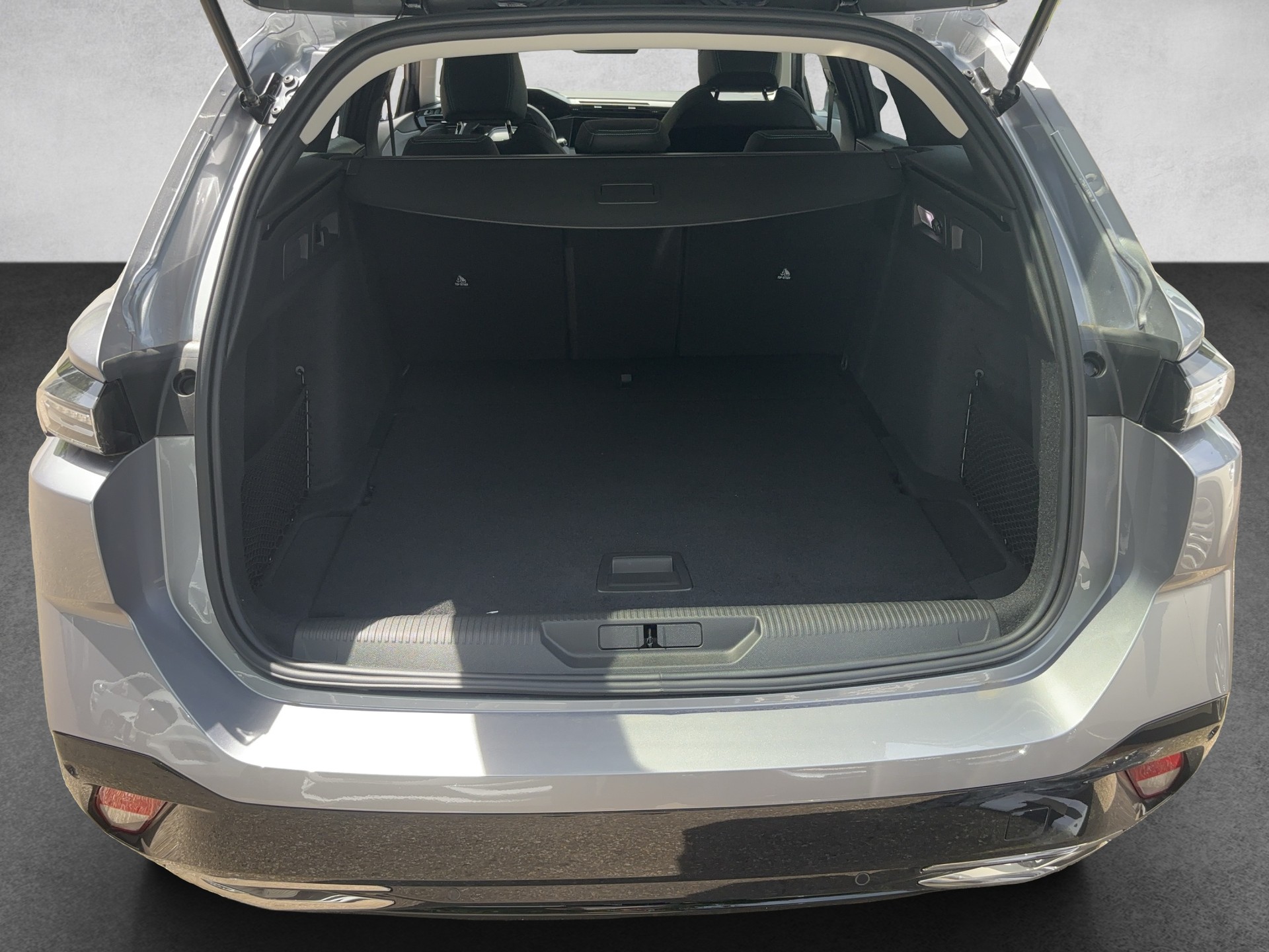 PEUGEOT 308 SW 1.2 Pure Tech Allure EAT8-image-7